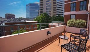 King Room with Terrace and Sofa Bed - Photo 2