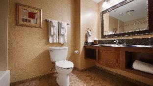 Queen Room with Two Queen Beds - Pet Friendly/Non-Smoking - Photo 8