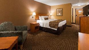 Queen Room with Two Queen Beds - Pet Friendly/Non-Smoking - Photo 1