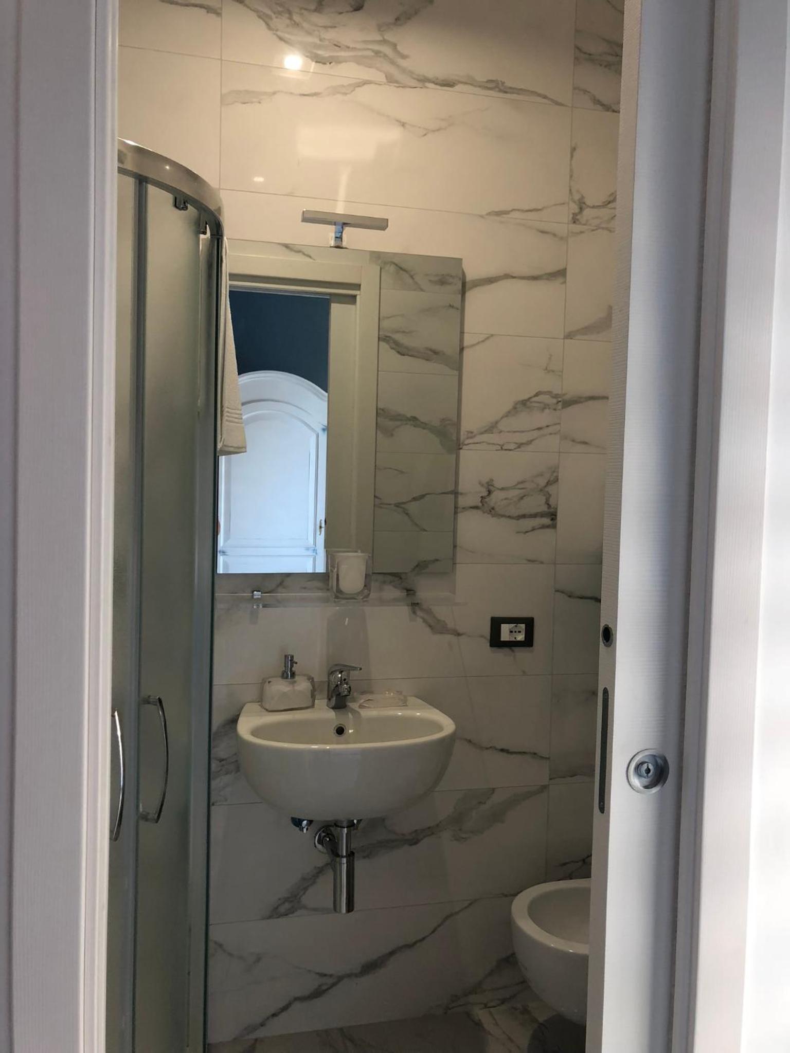 One-Bedroom Apartment - Photo 16