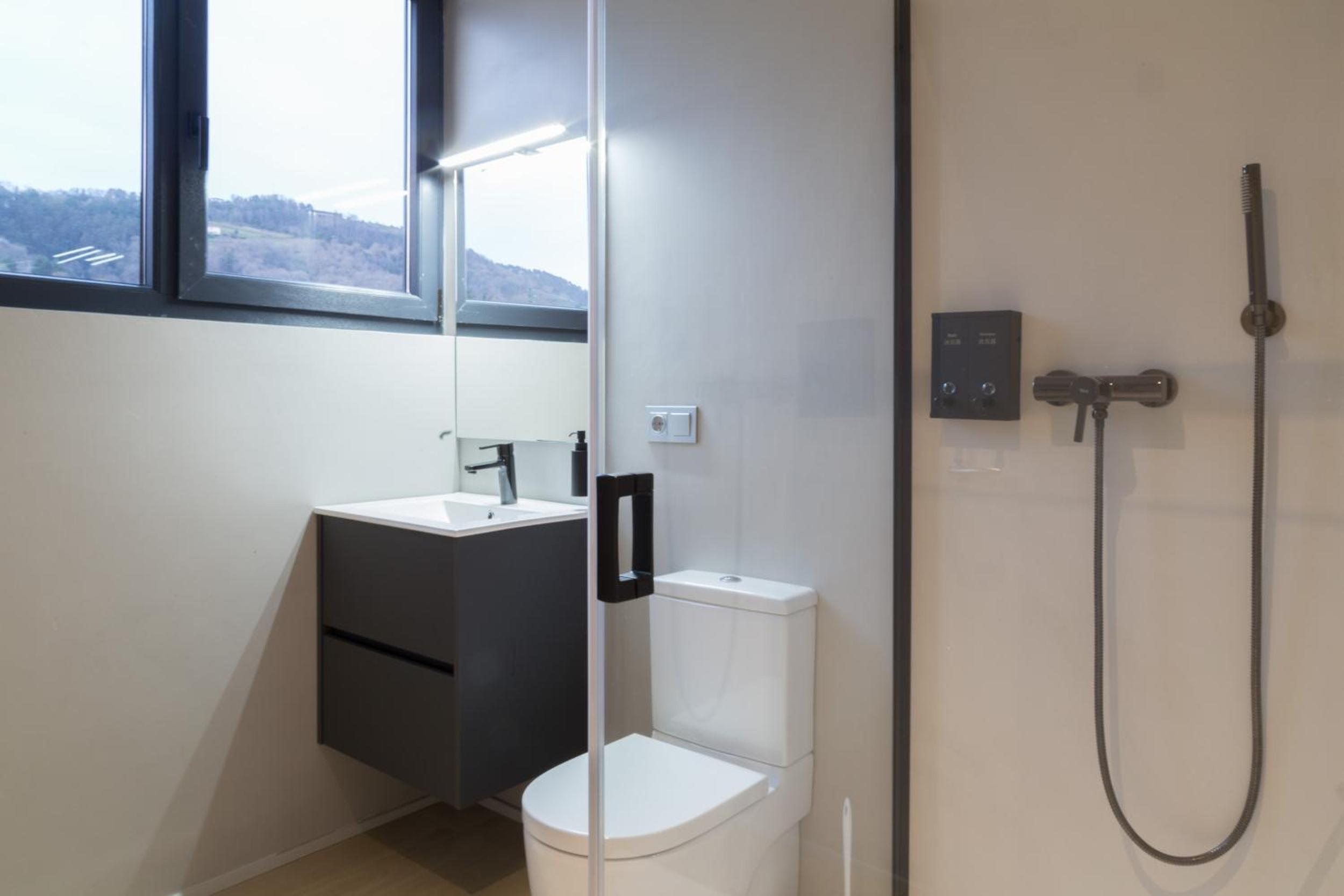 One-Bedroom Apartment - Photo 15