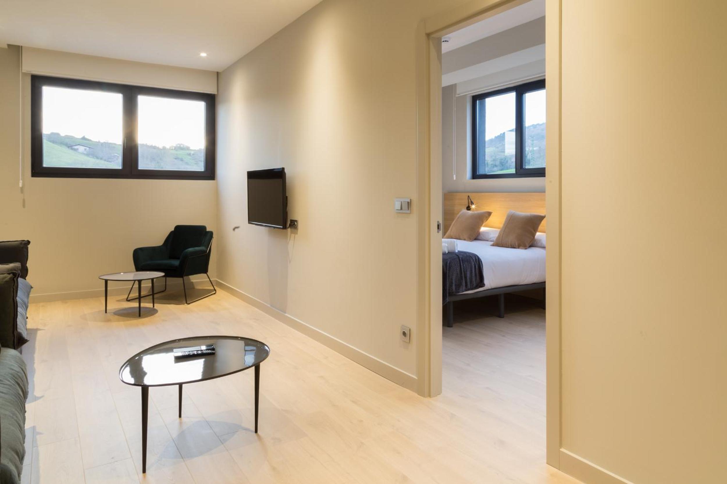 One-Bedroom Apartment - Photo 4
