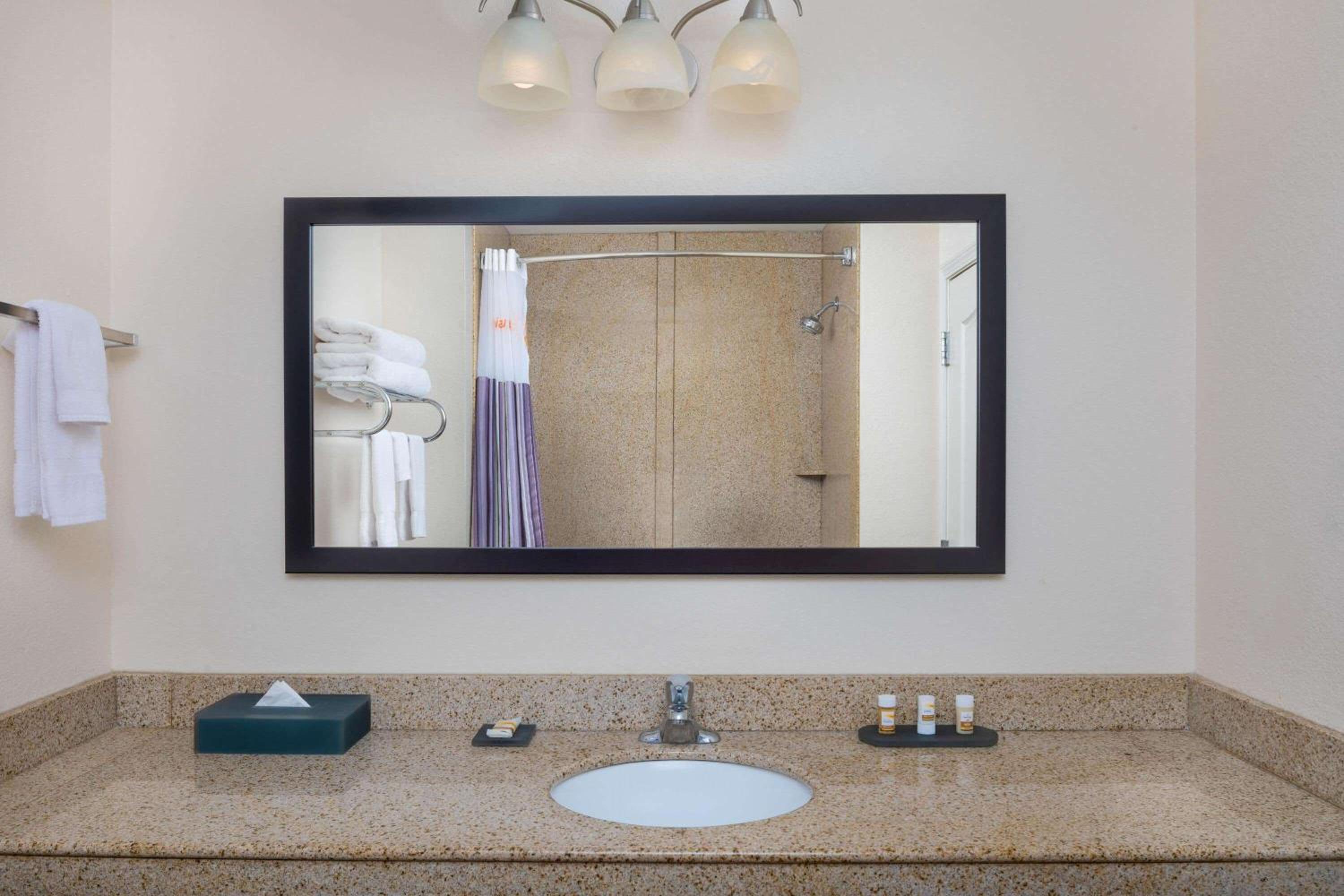 Executive King Room - Photo 2