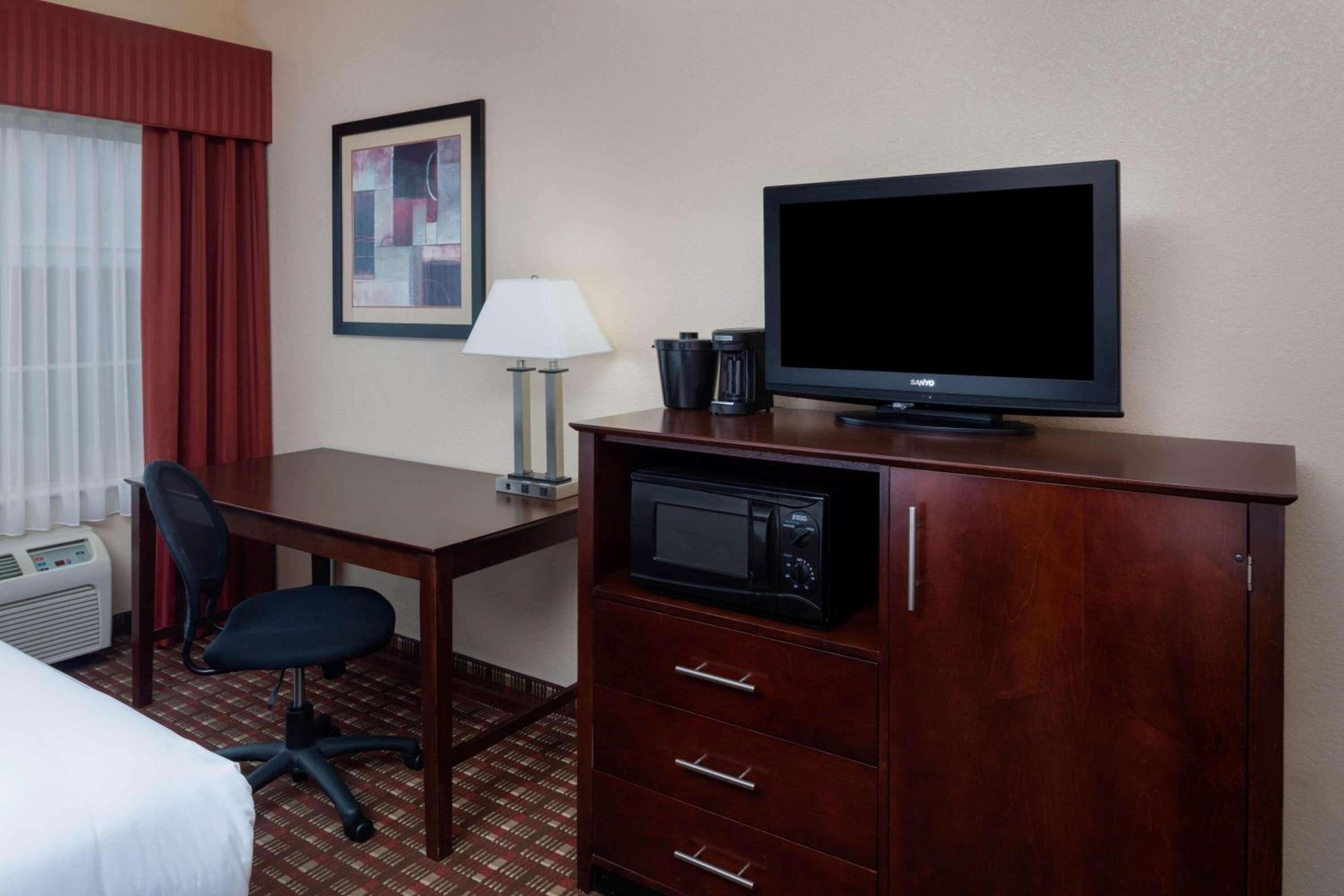 Executive King Room - Photo 8