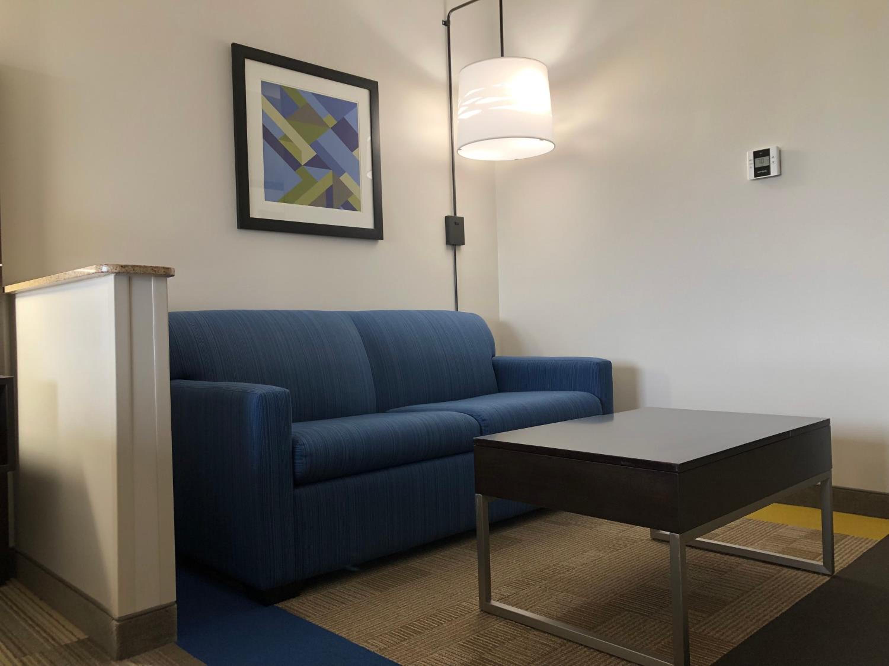 King Suite with Sofa Bed - Photo 4