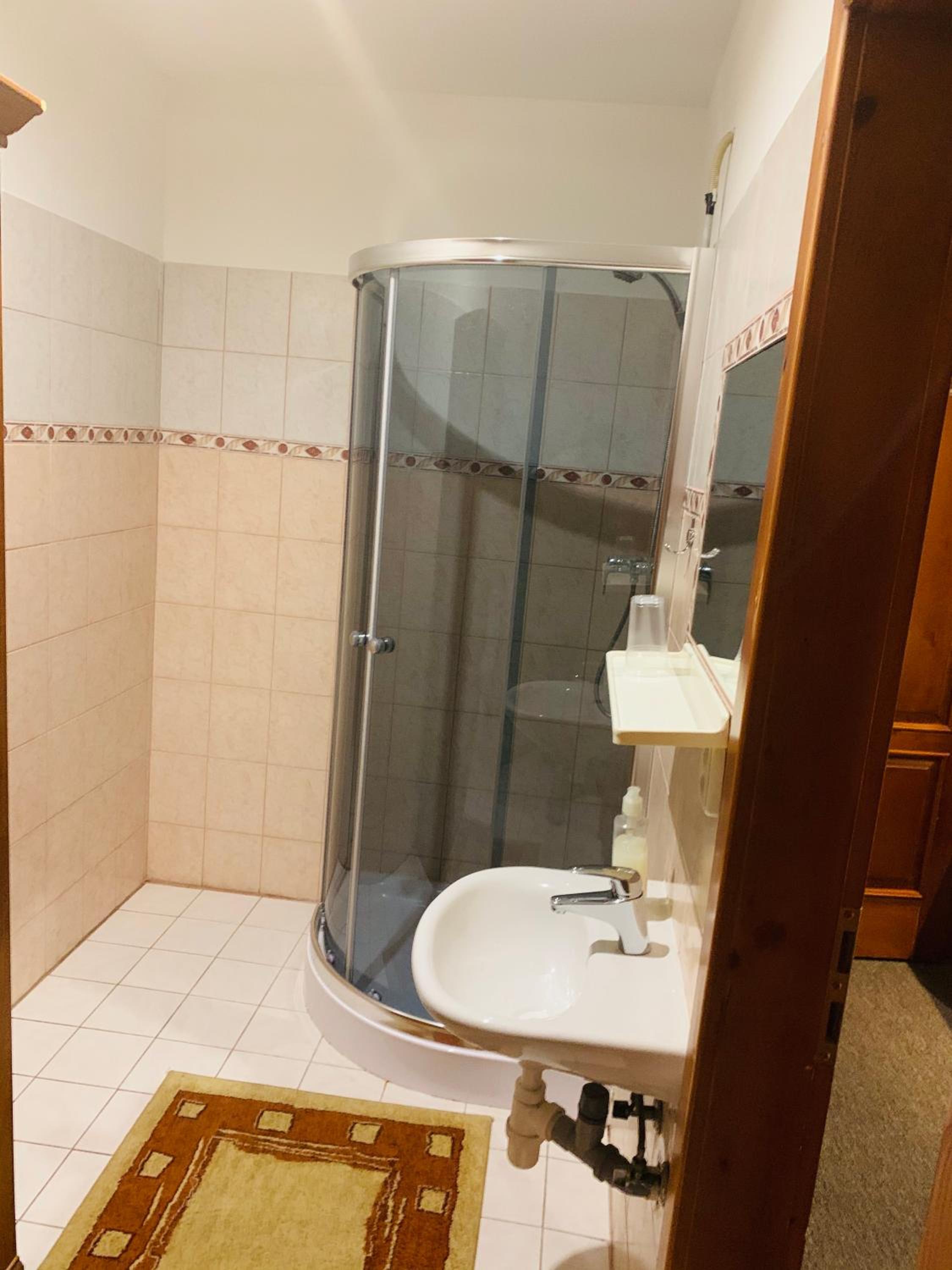 Double Room with Private Bathroom photo 3