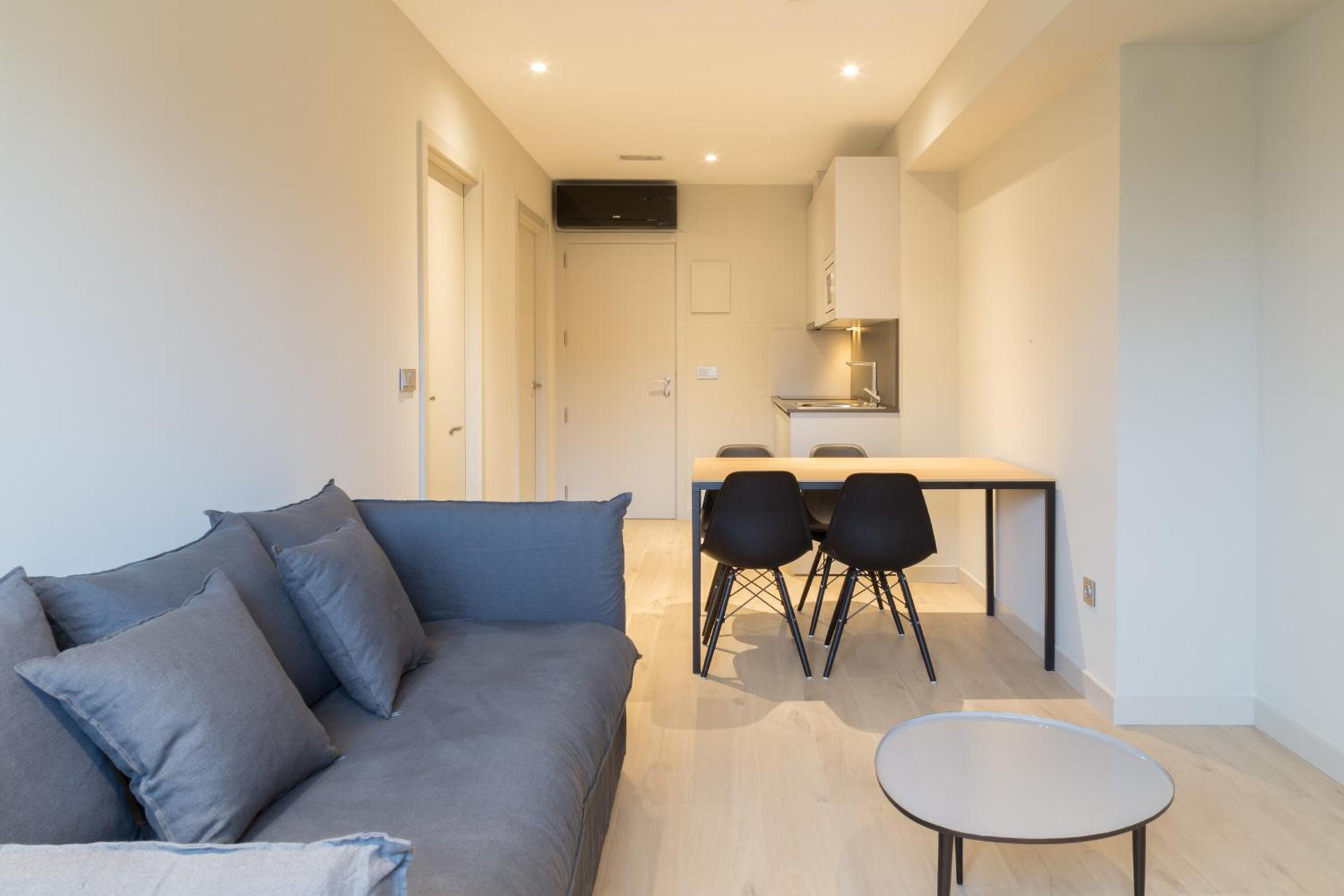 One-Bedroom Apartment - Photo 20
