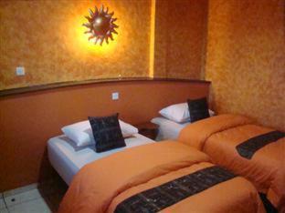 Standard Double or Twin Room - Photo 7