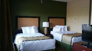 1 Full Bed | ADA/Tub/Non-Smoking/Kitchen - Photo 3
