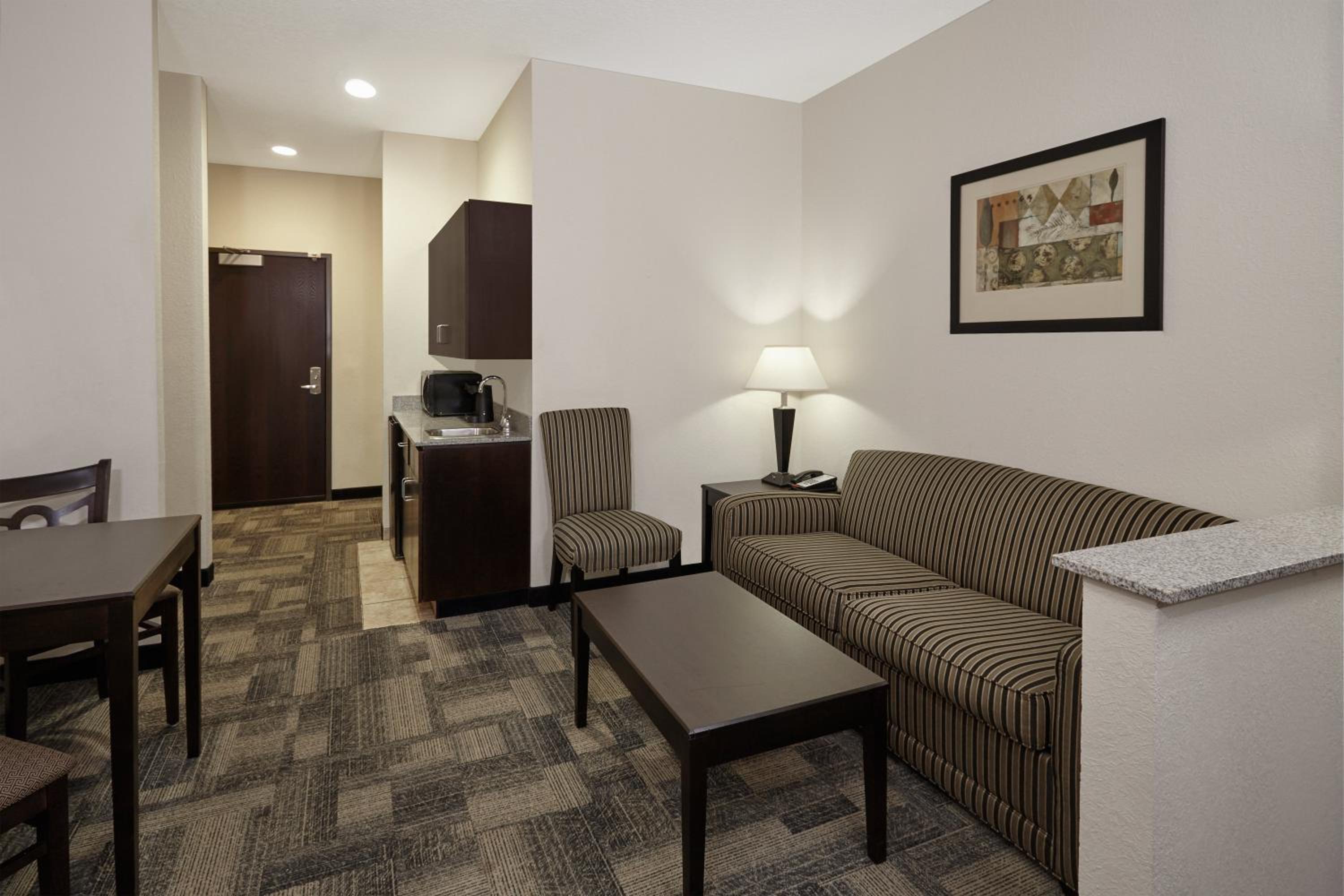 King Suite - Photo 3