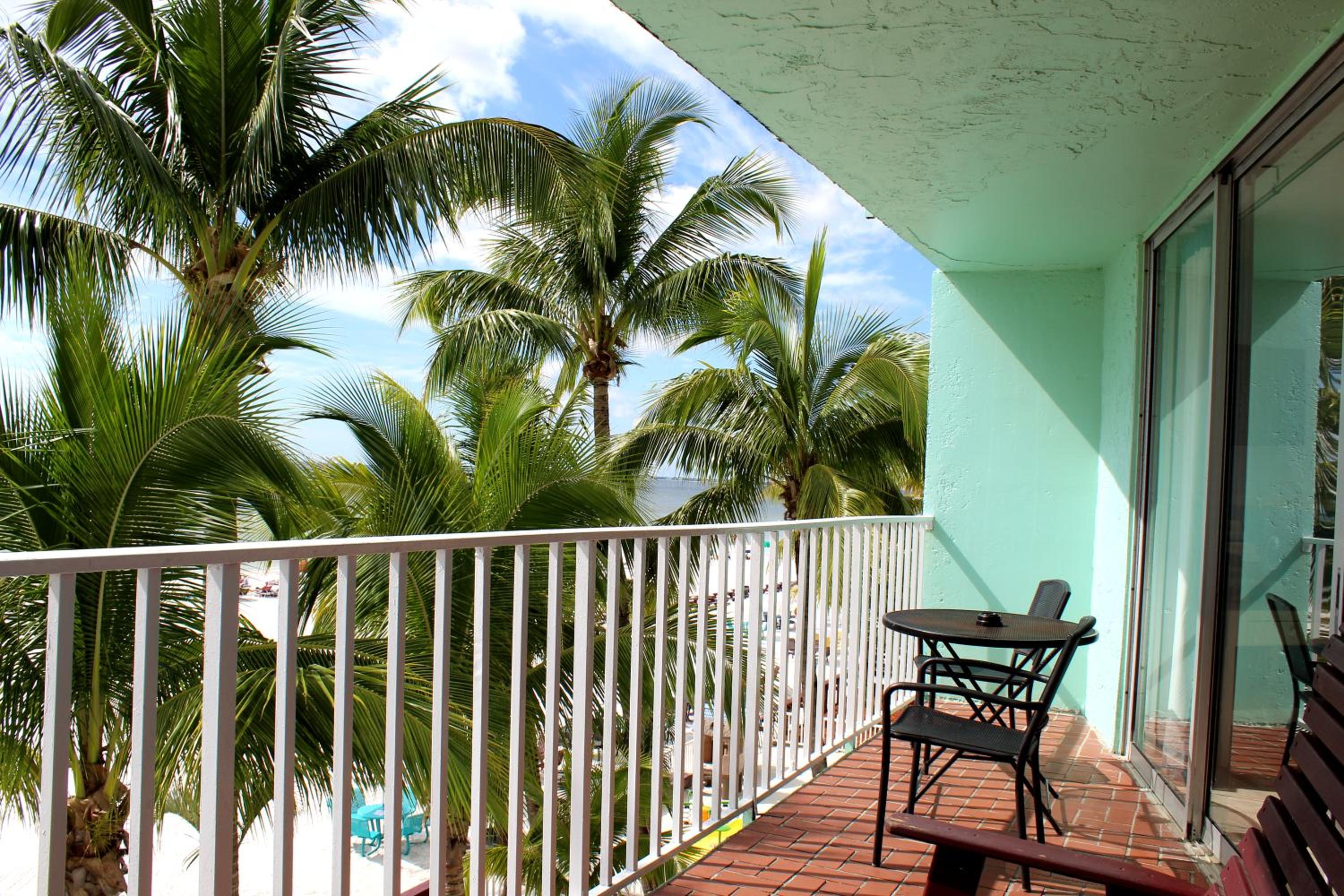 Beachfront Two Double Beds Suite with Balcony - Photo 2