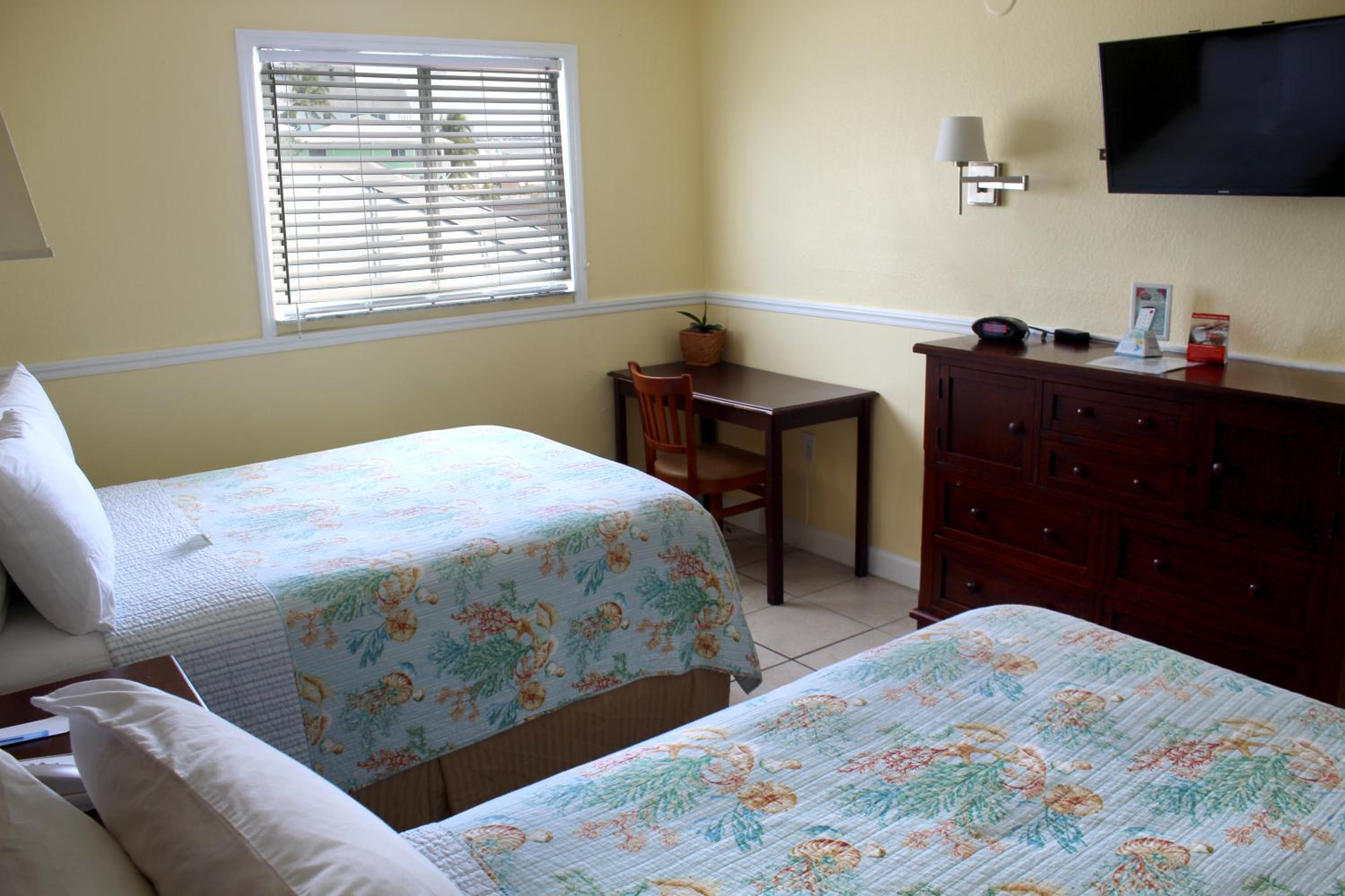 Beachfront King Bed Suite with Balcony