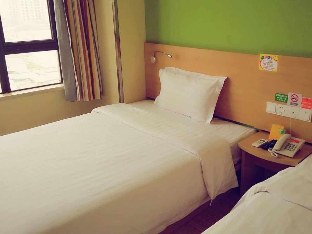 Comfortable Twin Room