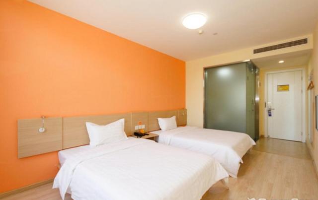 Comfortable Twin Room