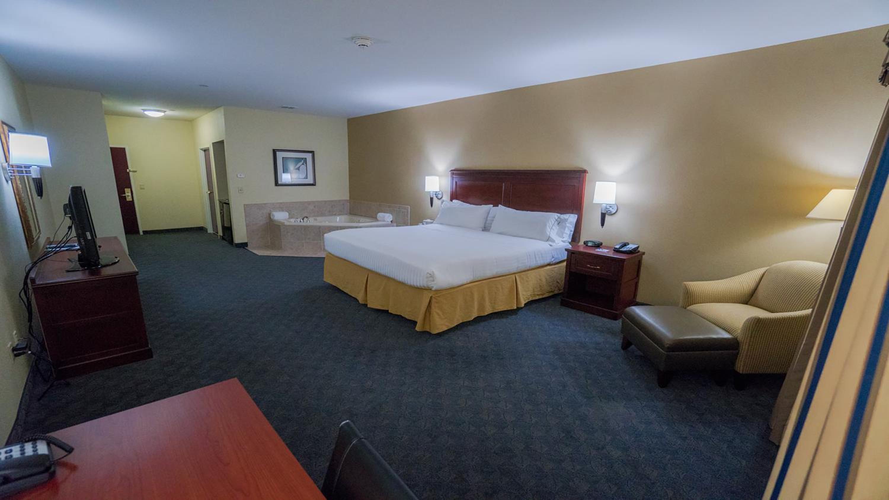 King Room - Non-Smoking - Photo 1