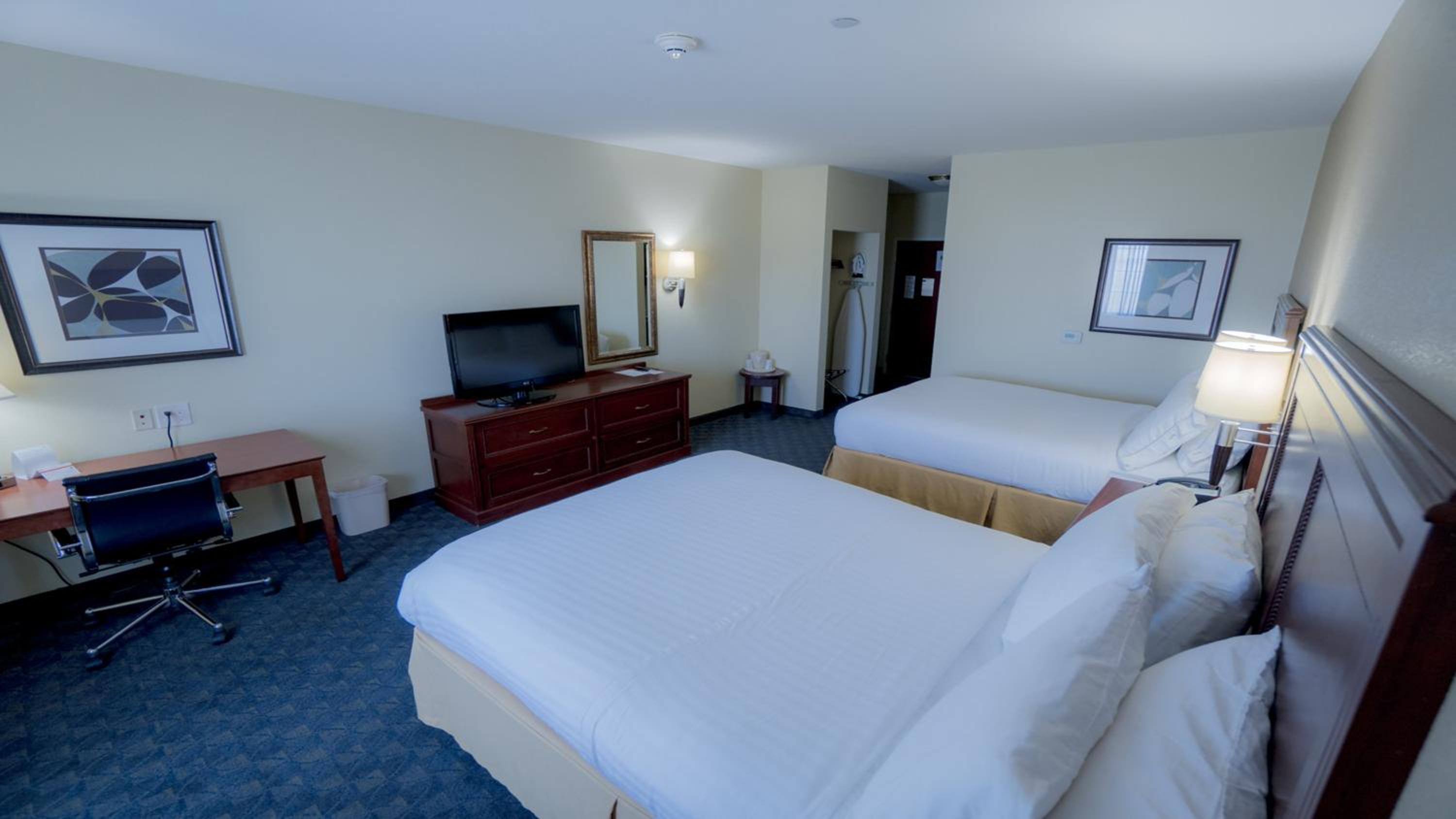Standard Queen Room with Two Queen Beds - Photo 1