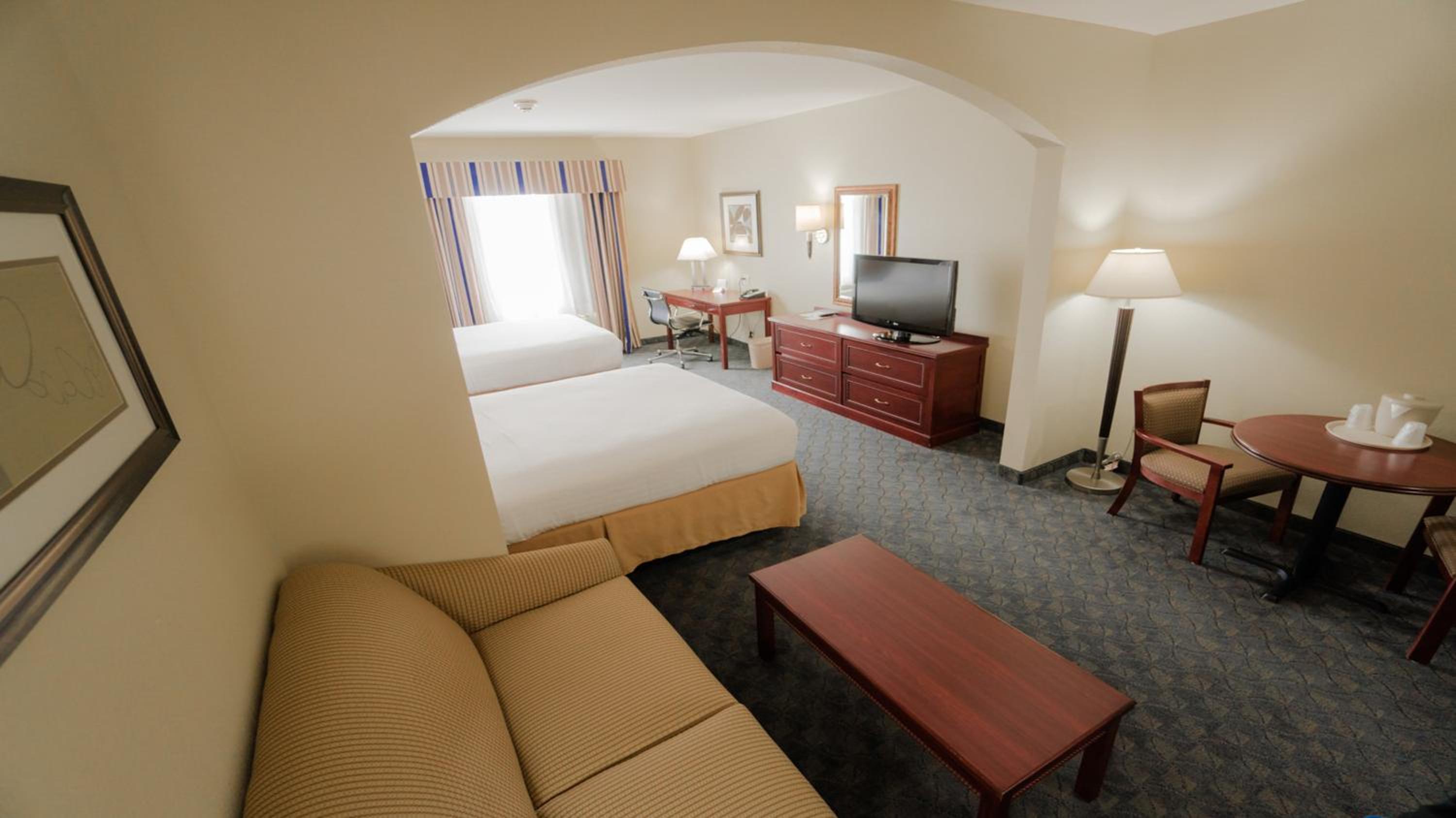 Suite with Two Beds - Non-Smoking - Photo 10
