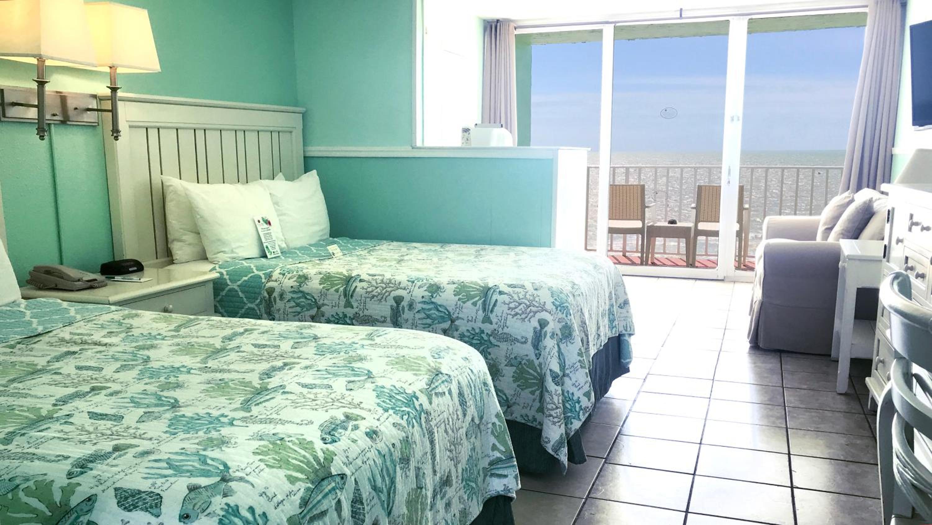 Beachfront Two Double Beds Studio with Balcony - Photo 2