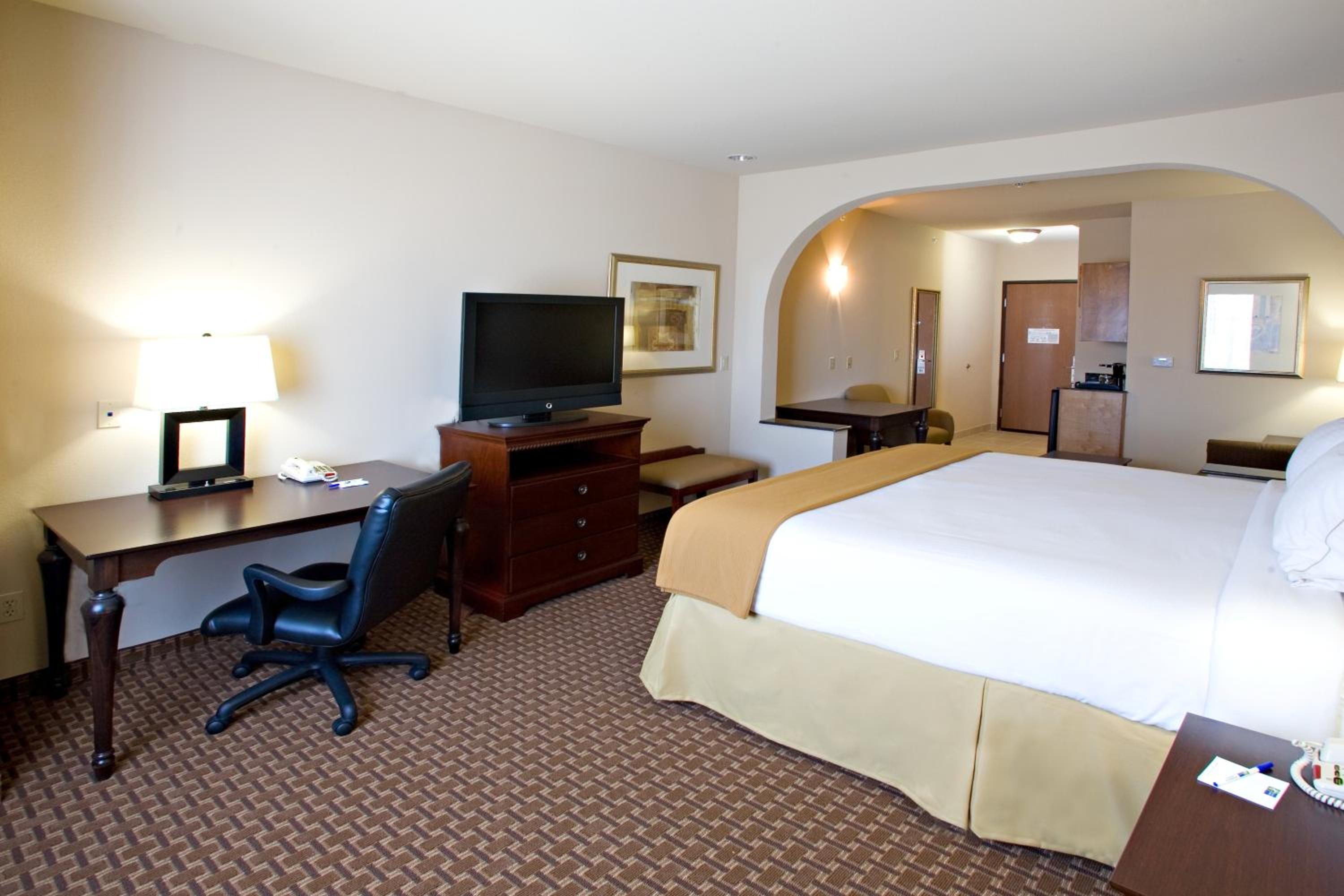 Standard King Room - Photo 1