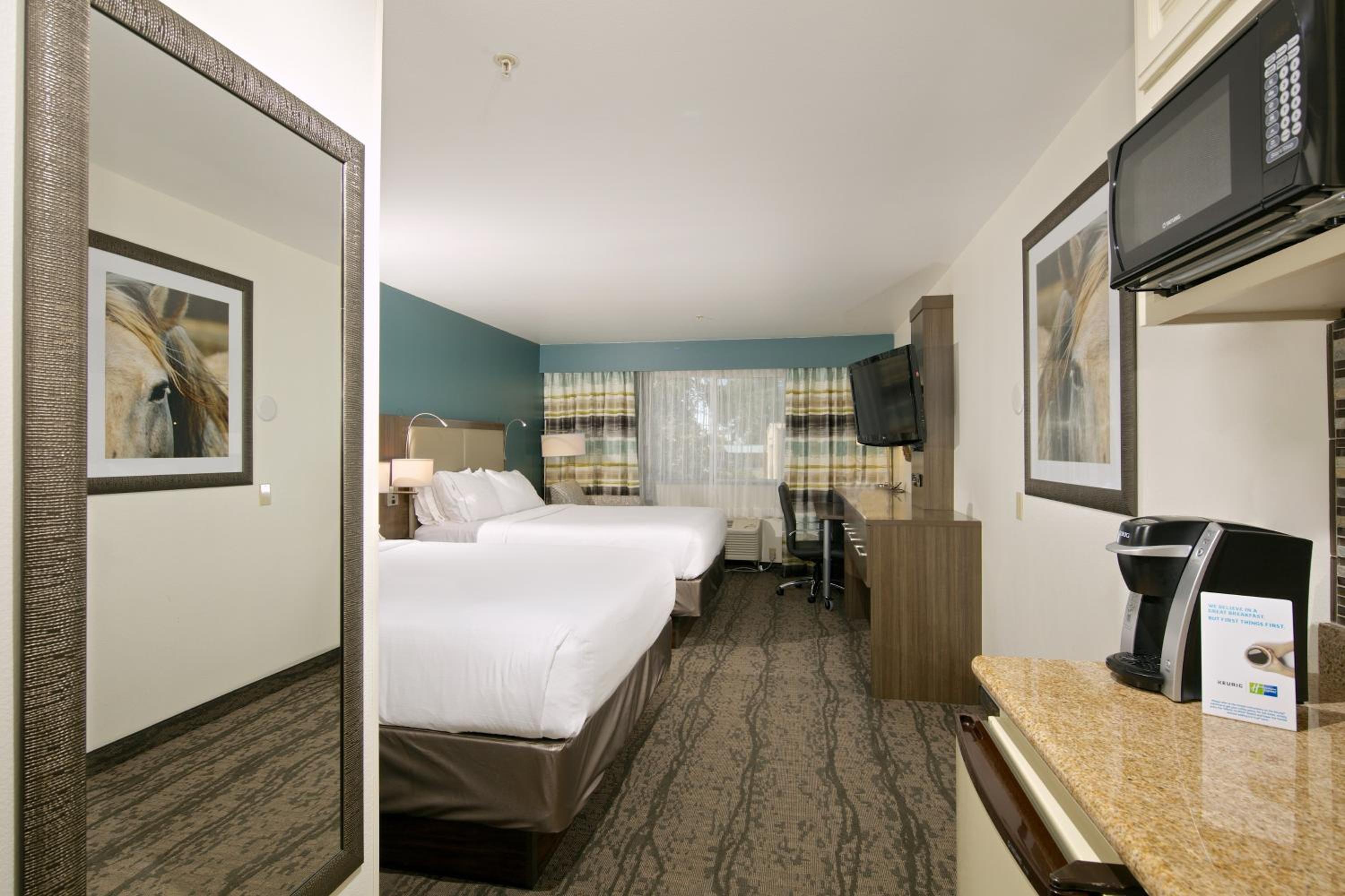 Standard Room with Two Queen Beds at Holiday Inn Express Hotel & Suites - Paso Robles by IHG in Paso Robles