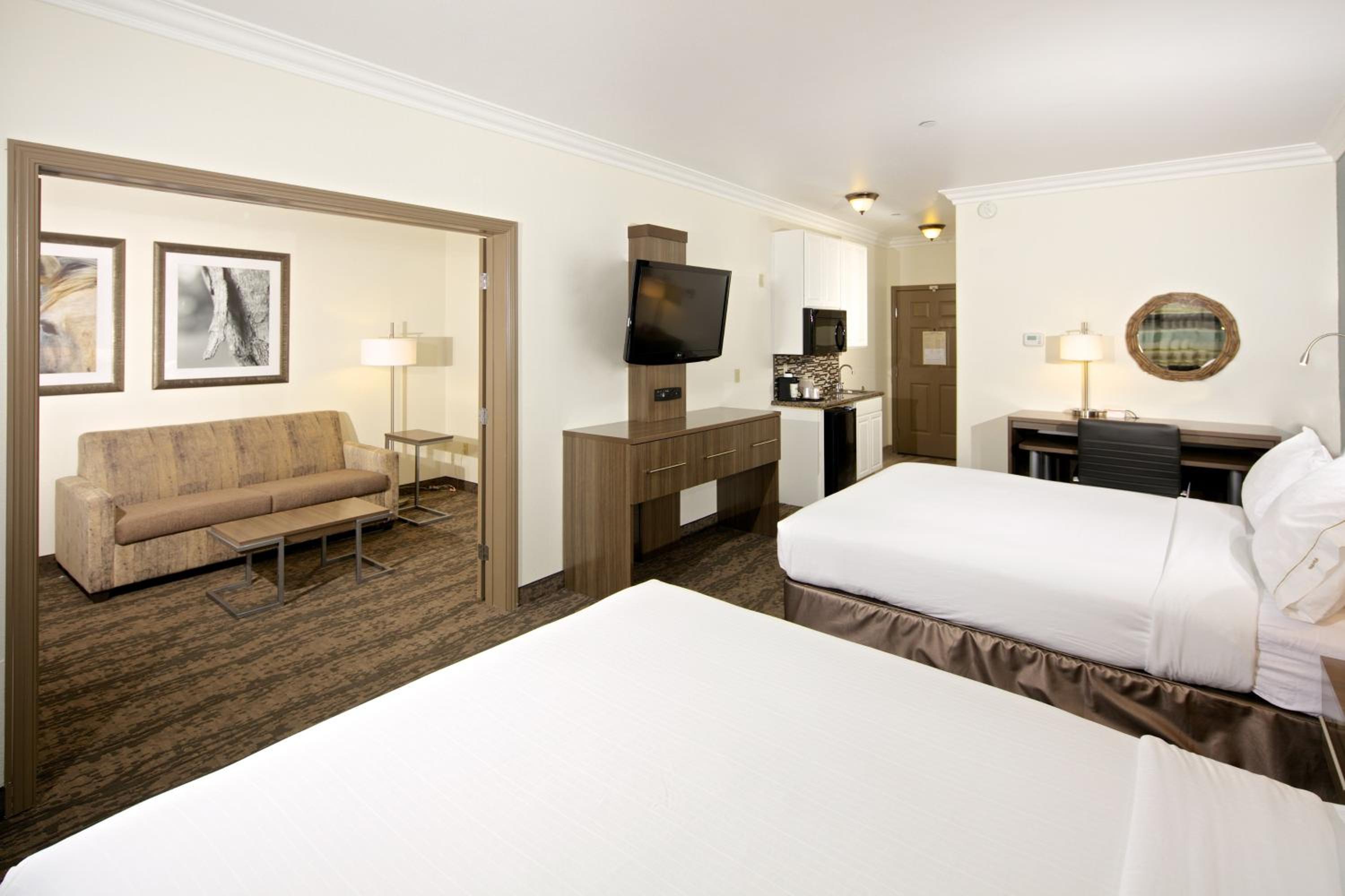 Queen Suite with Bunk Bed and Extra Floor Space - Photo 1
