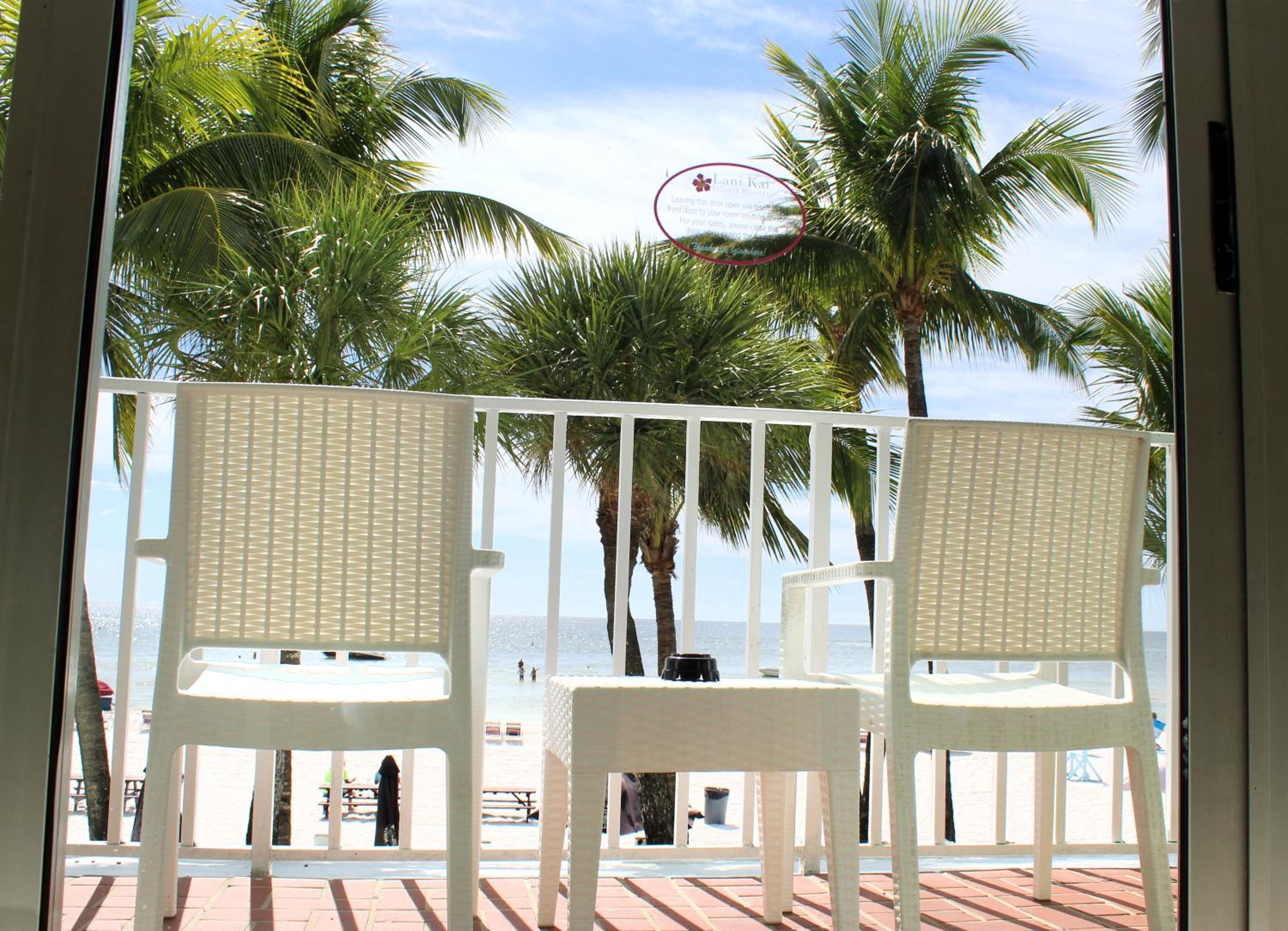 Beachfront King Bed Room with Balcony - Photo 3