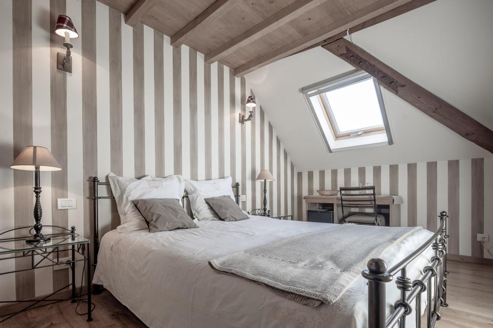 Deluxe Double Room with Bath photo 1