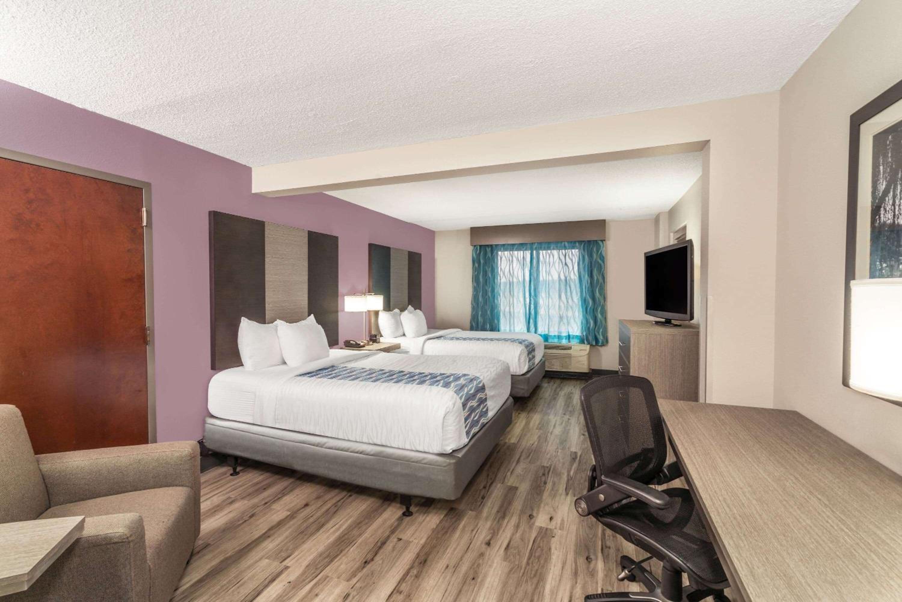 Queen Room with Two Queen Beds - Mobility Access - Photo 5
