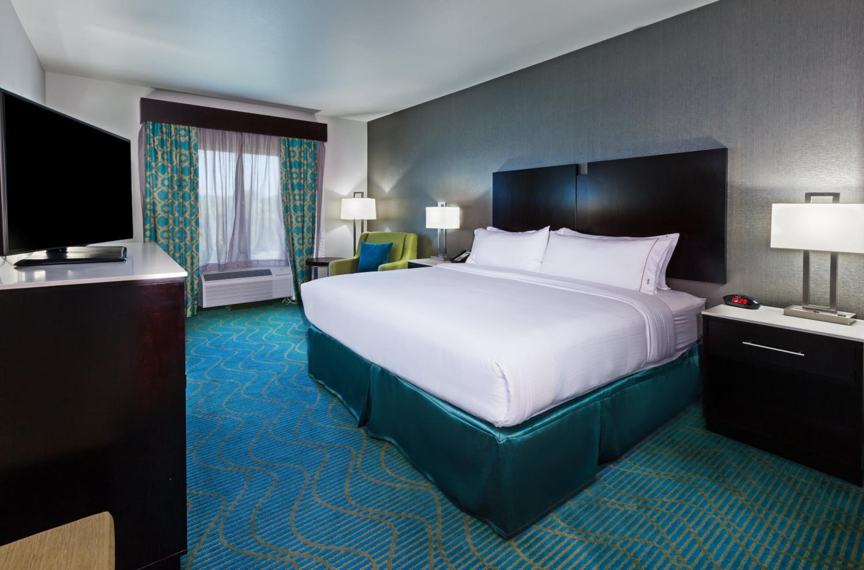 King Room - Mobility Access/Hearing Accessible