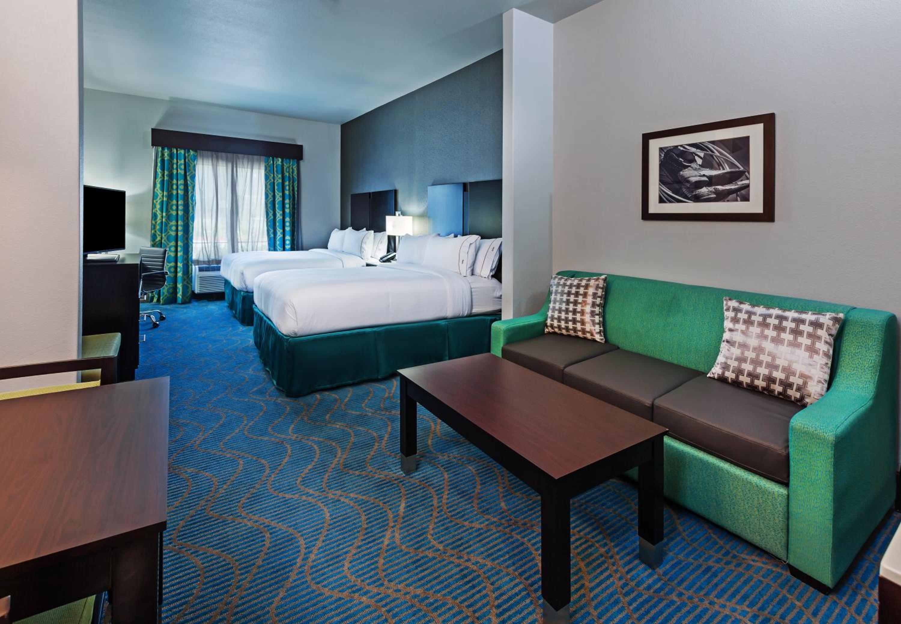 Suite With Two Queen Beds photo 1
