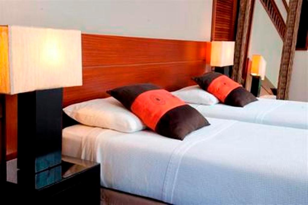 Bed & Sleeping Area