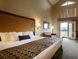 King Room with Bath Tub - Disability Access/Second Floor - Photo 4