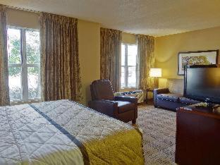 2 Full Beds | Suite, Non-Smoking, Kitchen - Photo 6