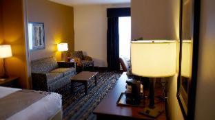 Queen Room with Two Queen Beds and Bath Tub - Disability Access photo 2