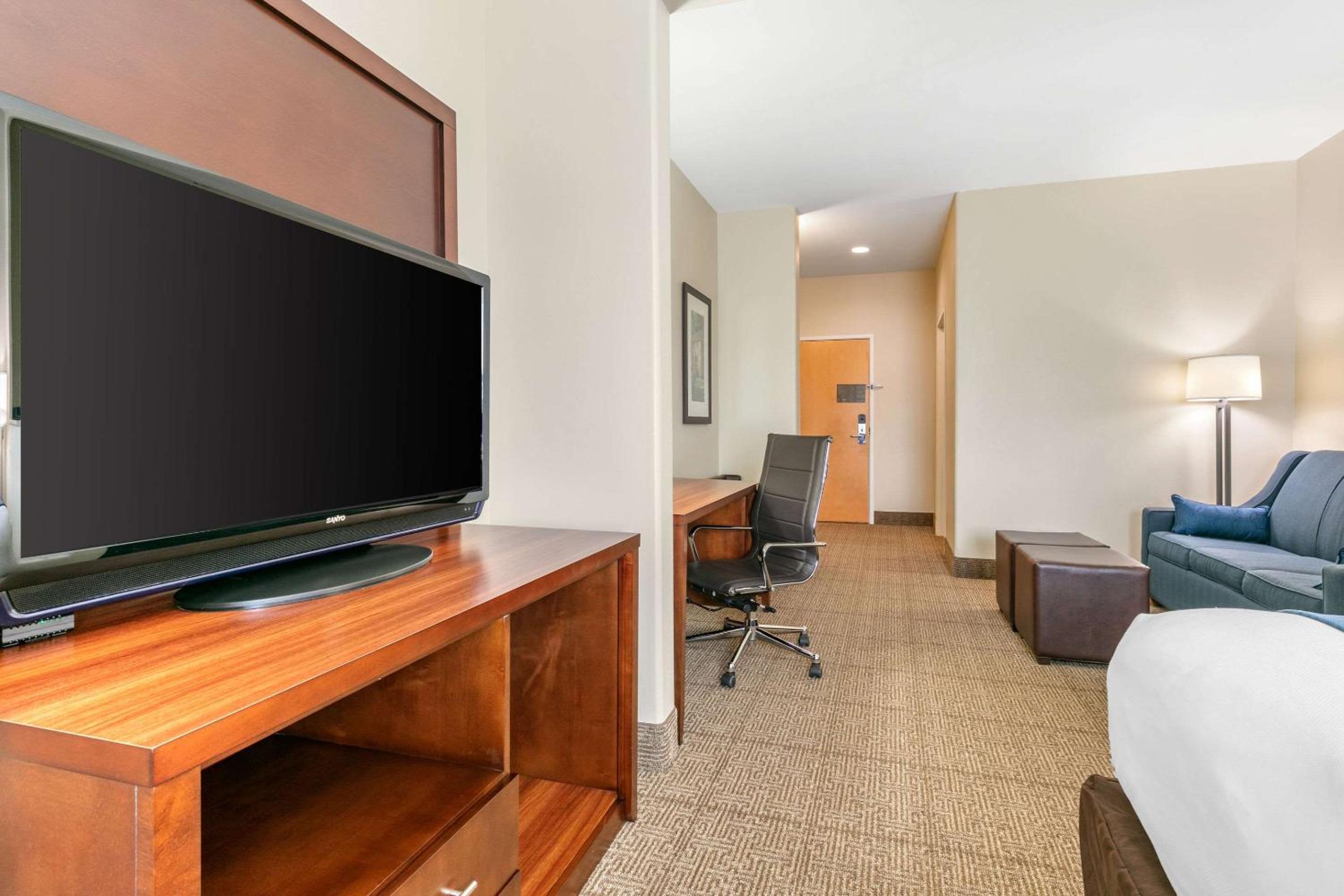 King Suite - Disability Access/Non-Smoking - Photo 16