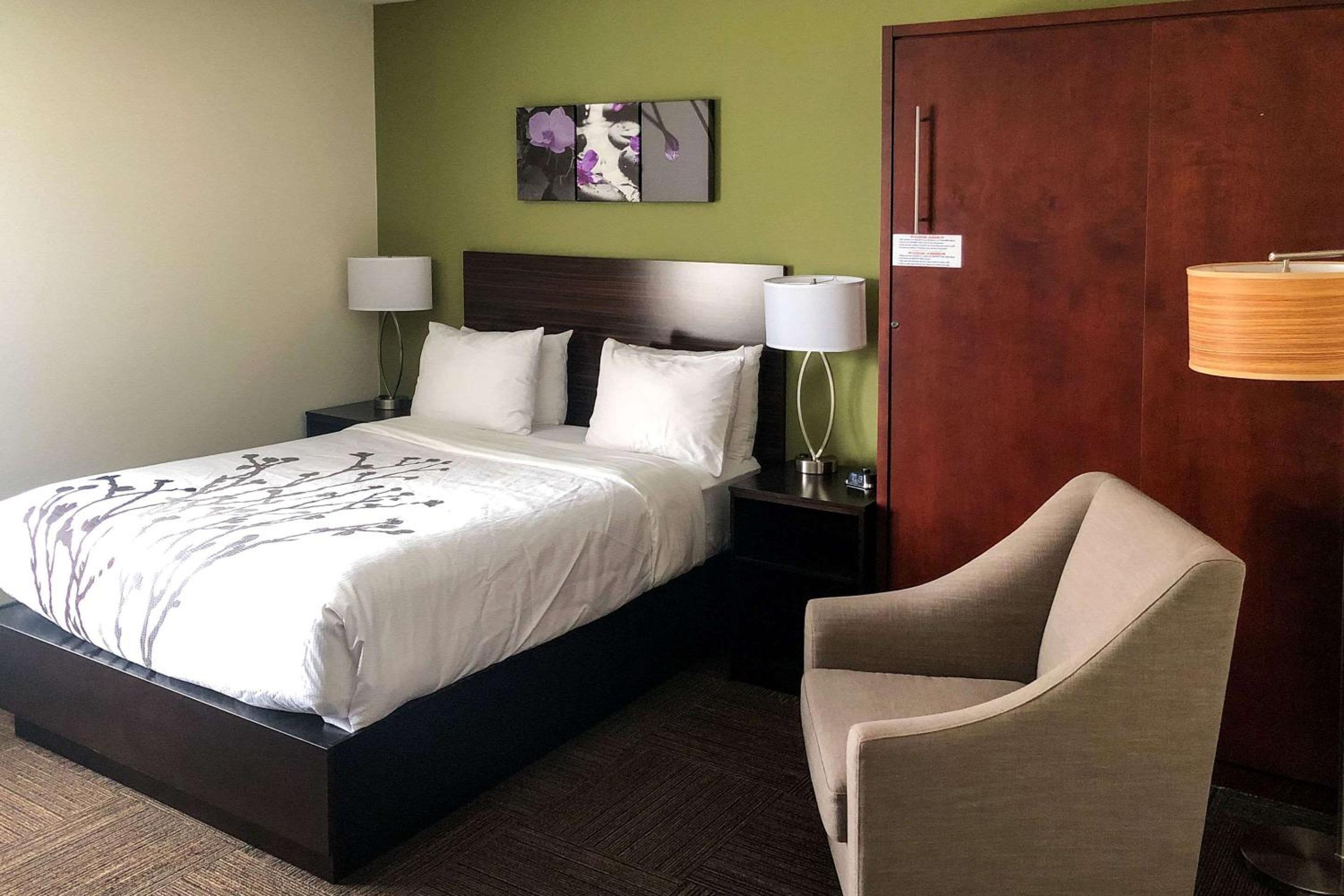 Standard Queen Room - Photo 1