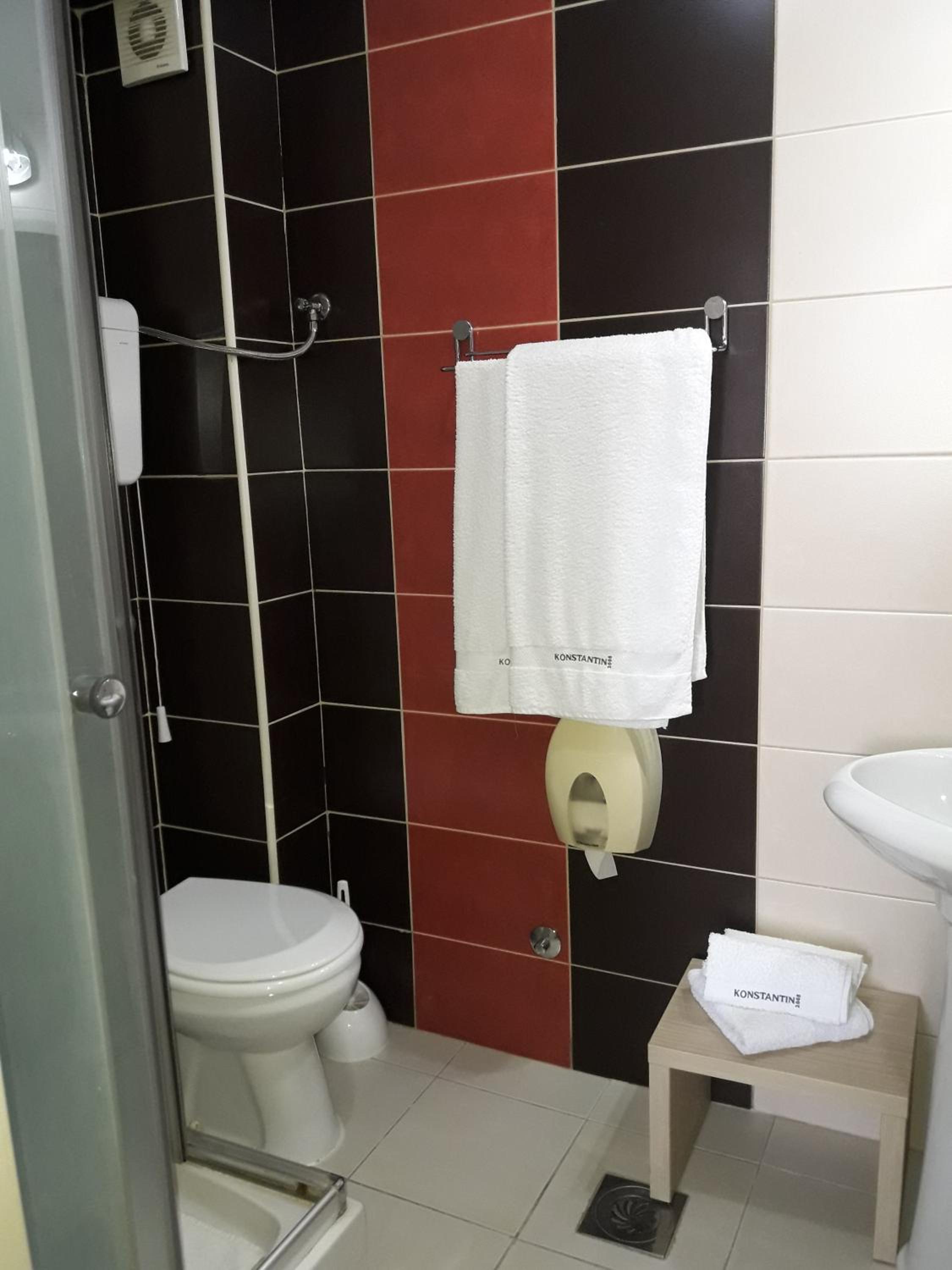 Double Room - Photo 5