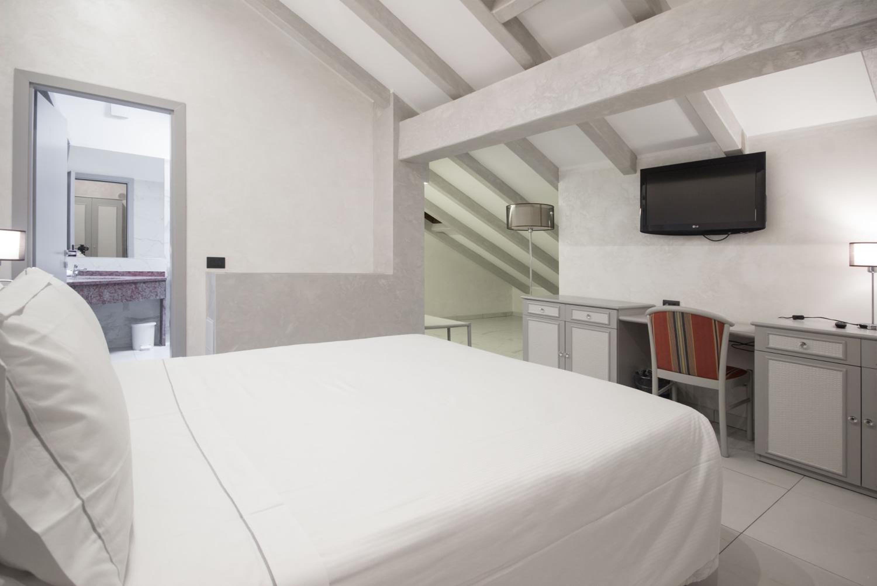 Apartment - Annex - Photo 10