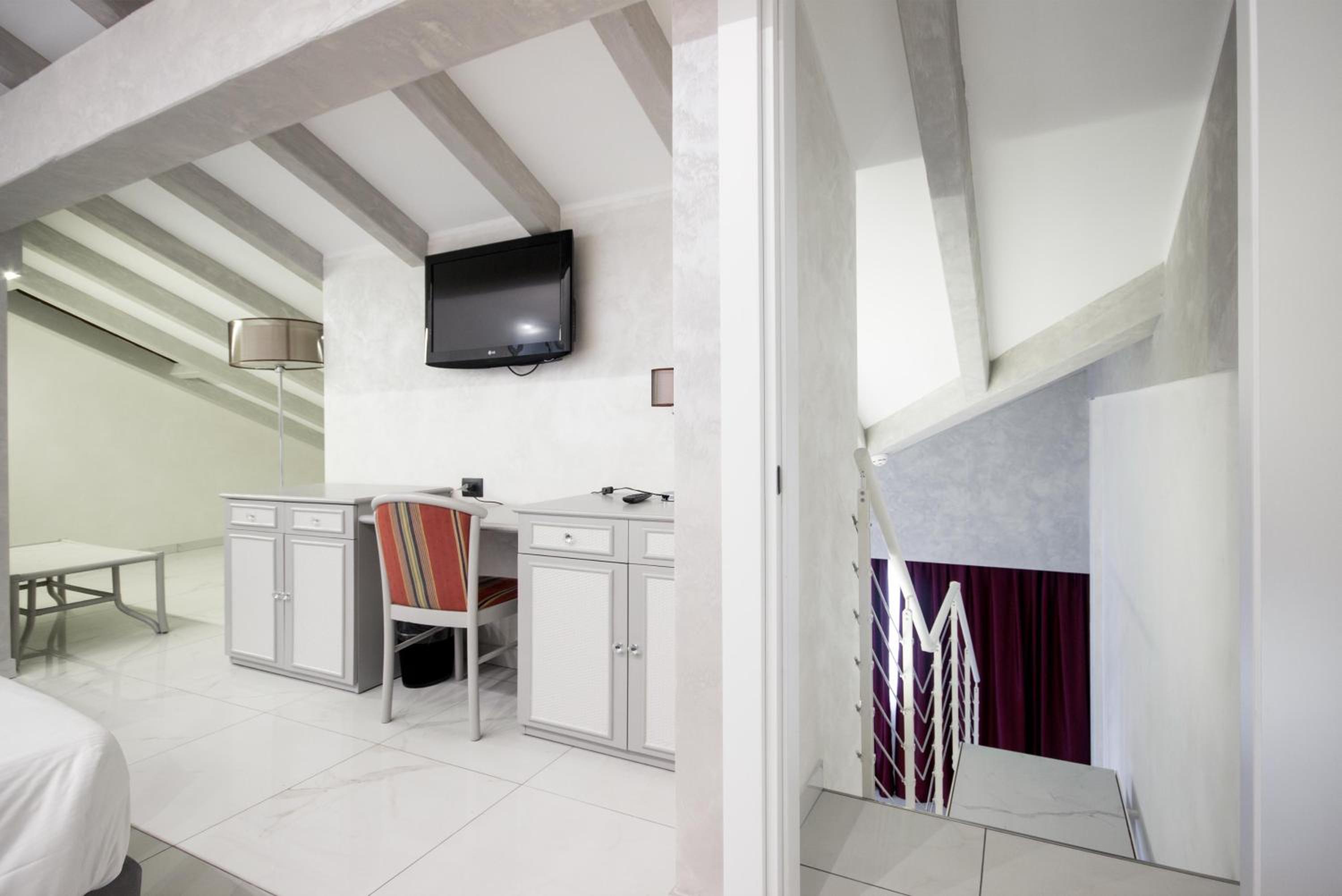 Apartment - Annex - Photo 9