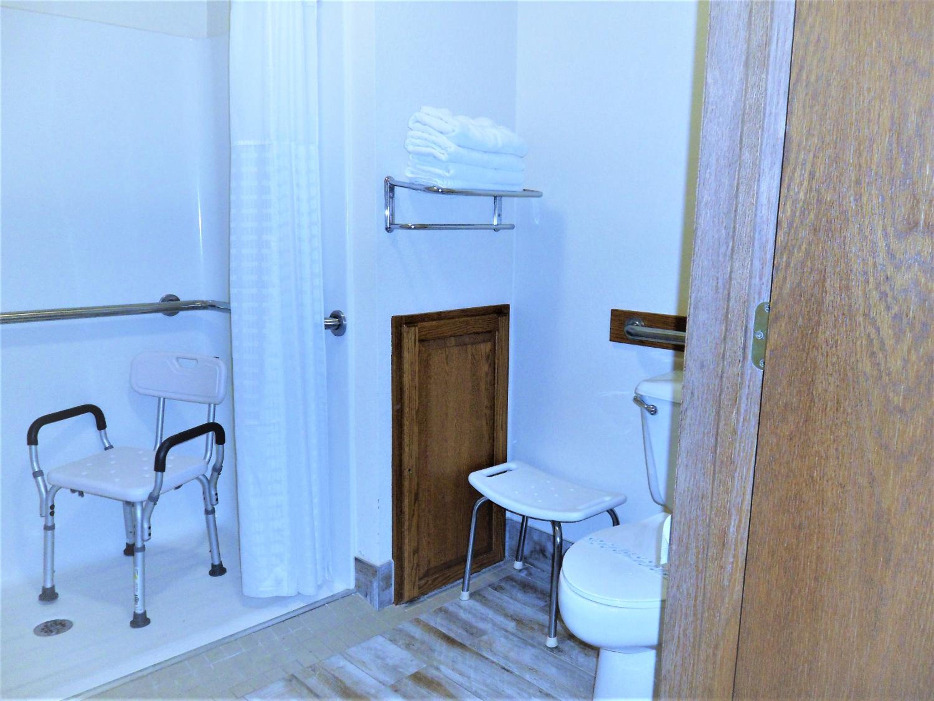 Double Room with Two Double Beds - Disability Access/Non-Smoking photo 2