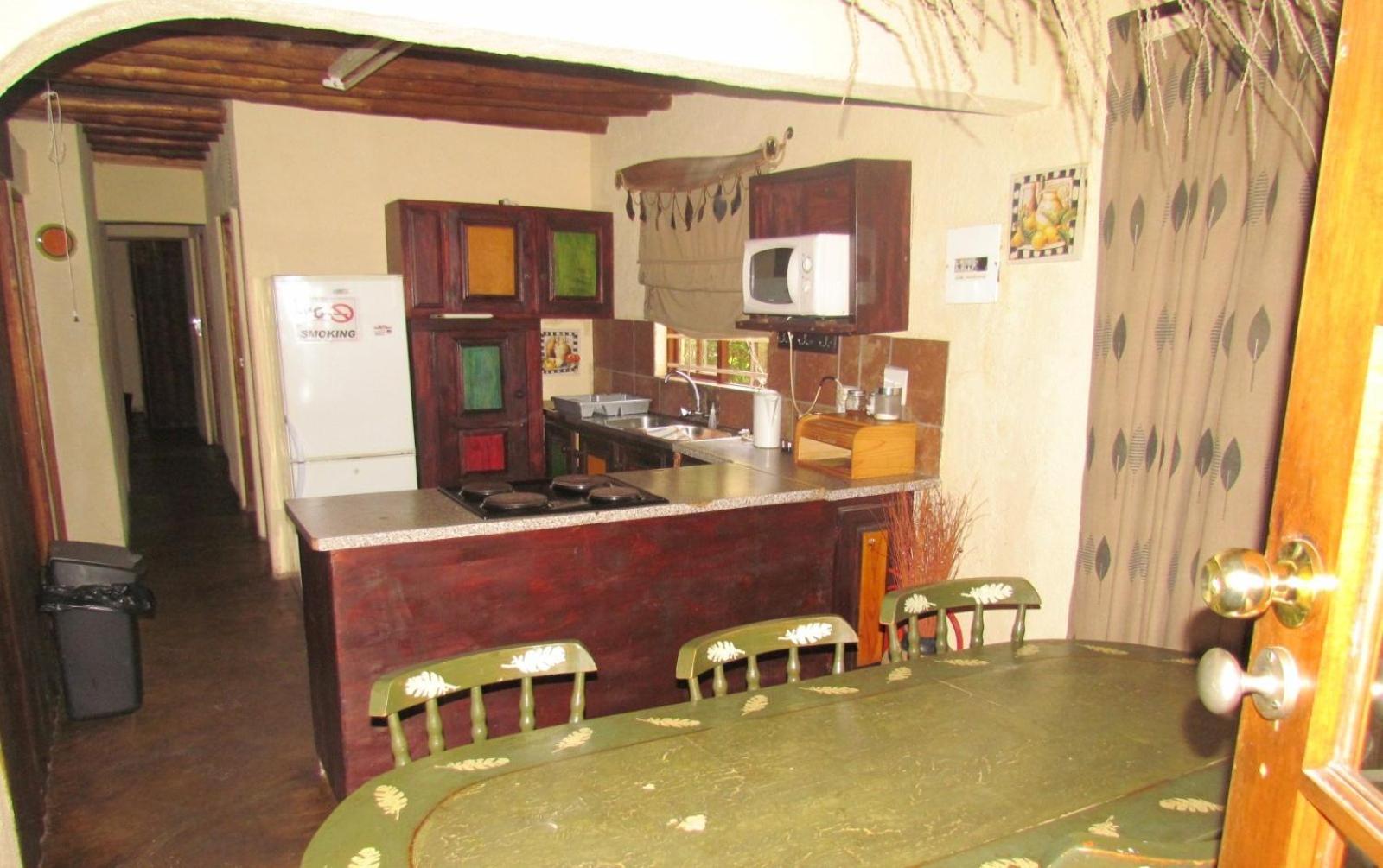 Three-Bedroom Cottage - Photo 2