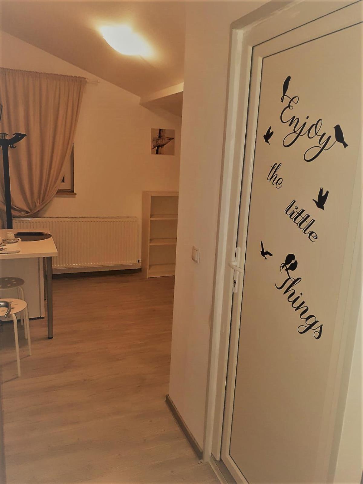 Twin Room with Private Bathroom photo 3