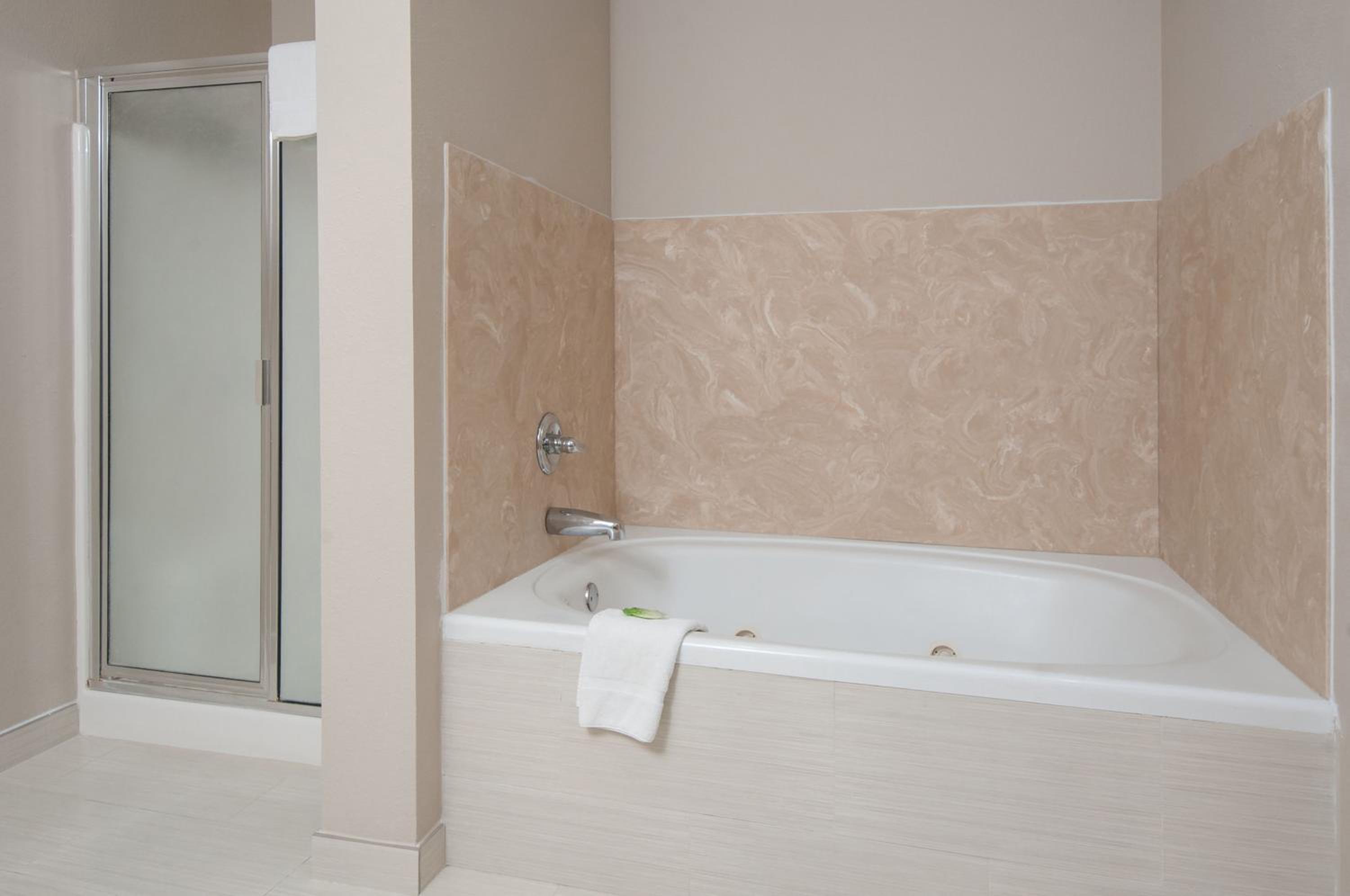 One-Bedroom King Suite - Photo 2