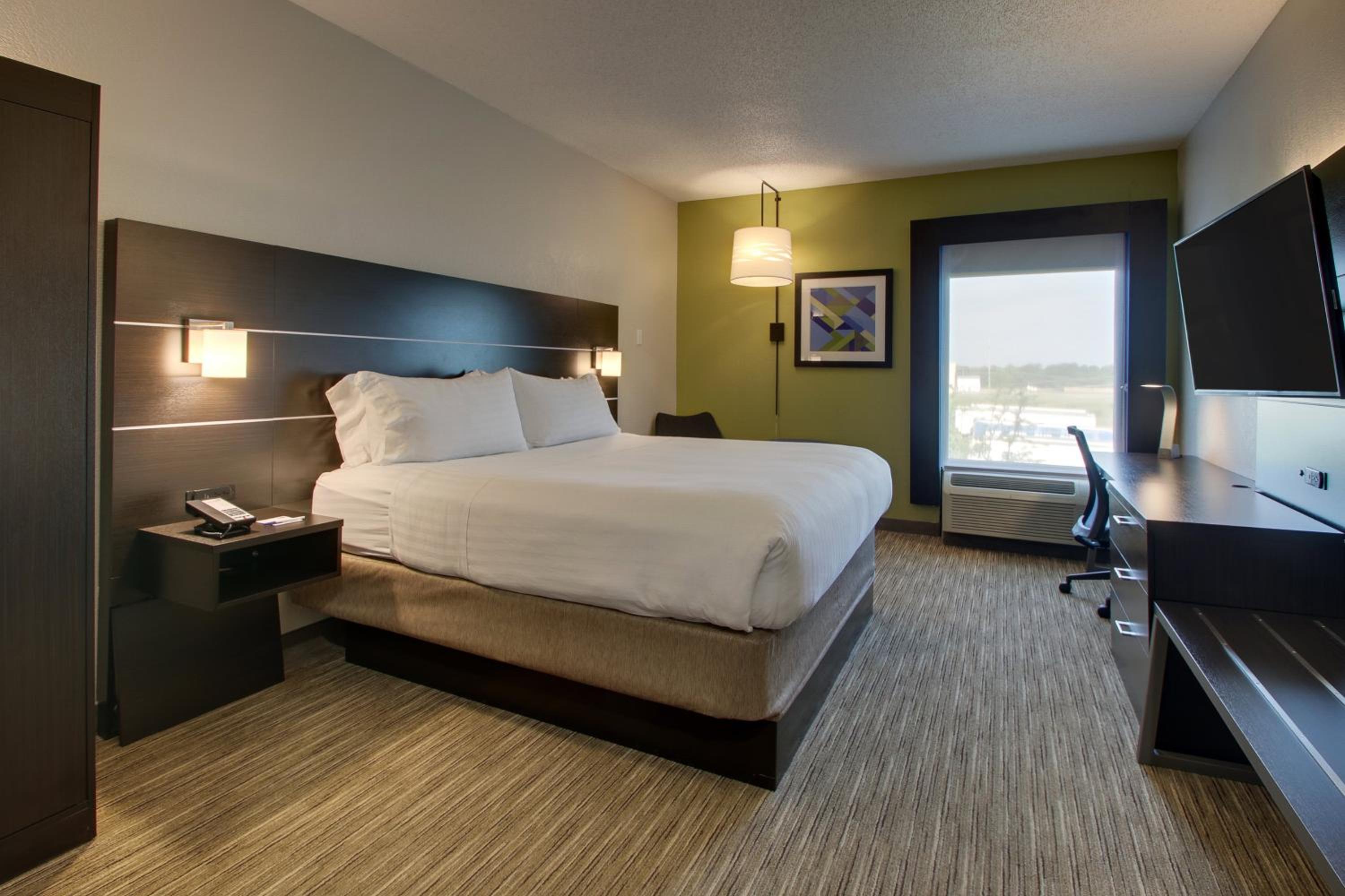 Standard King Room - Photo 1