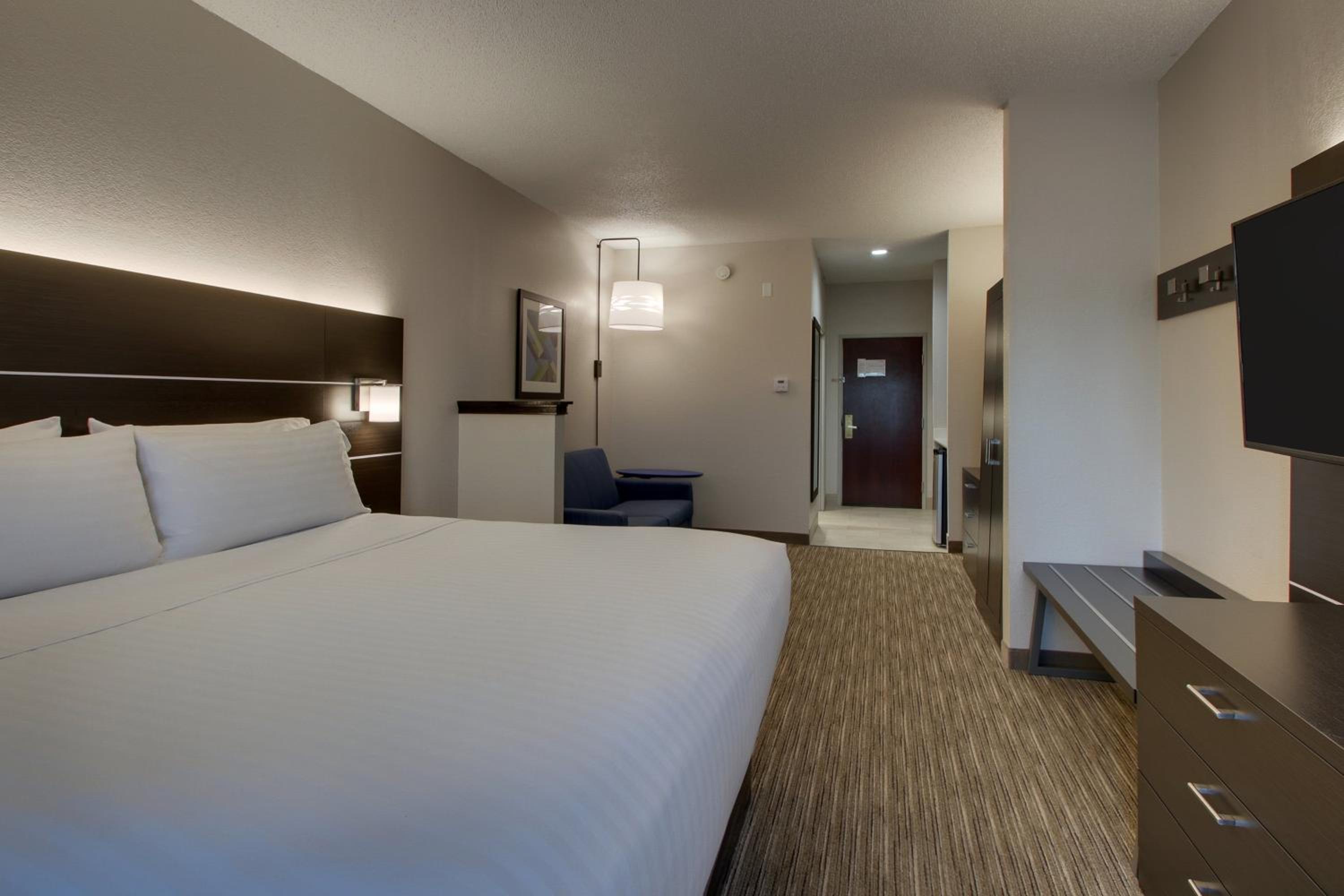 King Suite - Photo 2