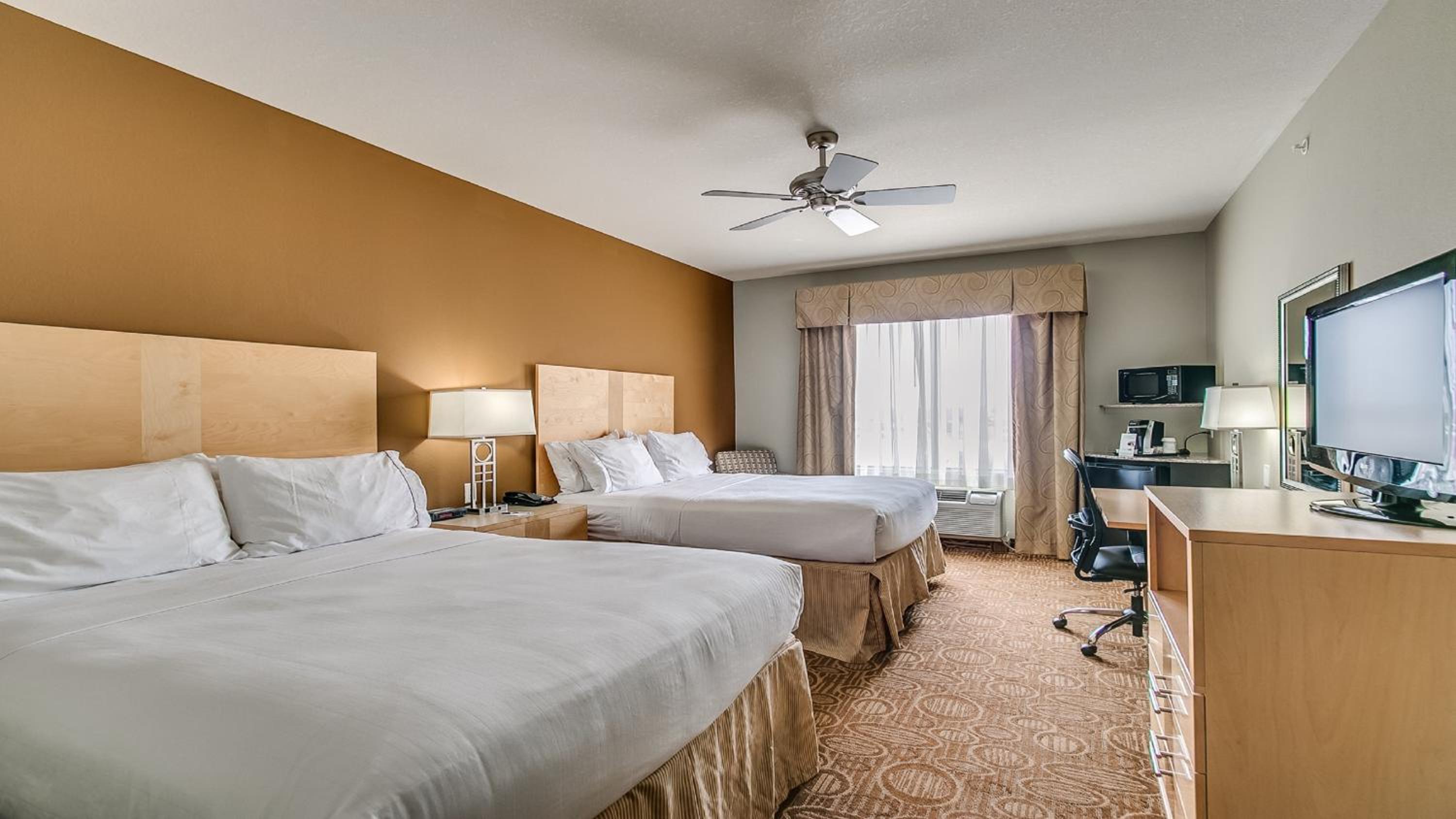 Standard Queen Room with Two Queen Beds - Photo 1