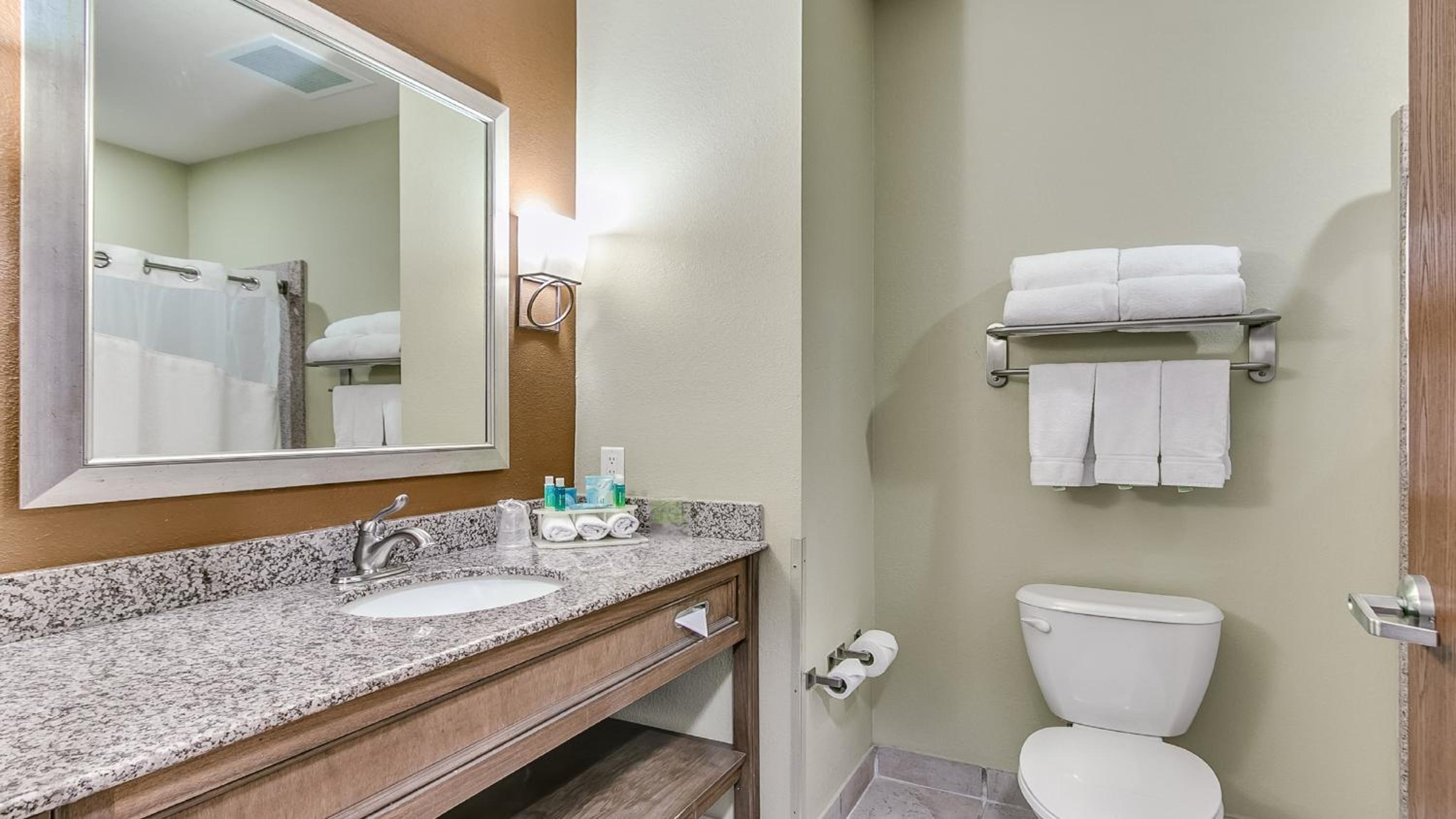 King Suite - Photo 5