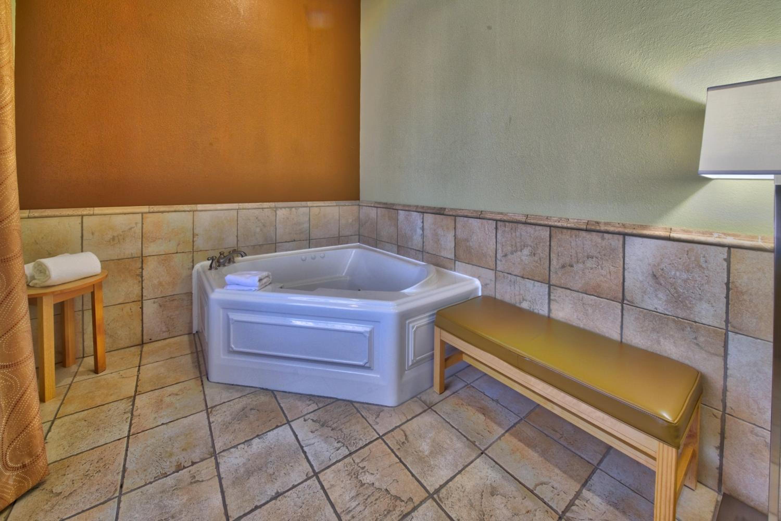 King Suite - Photo 2
