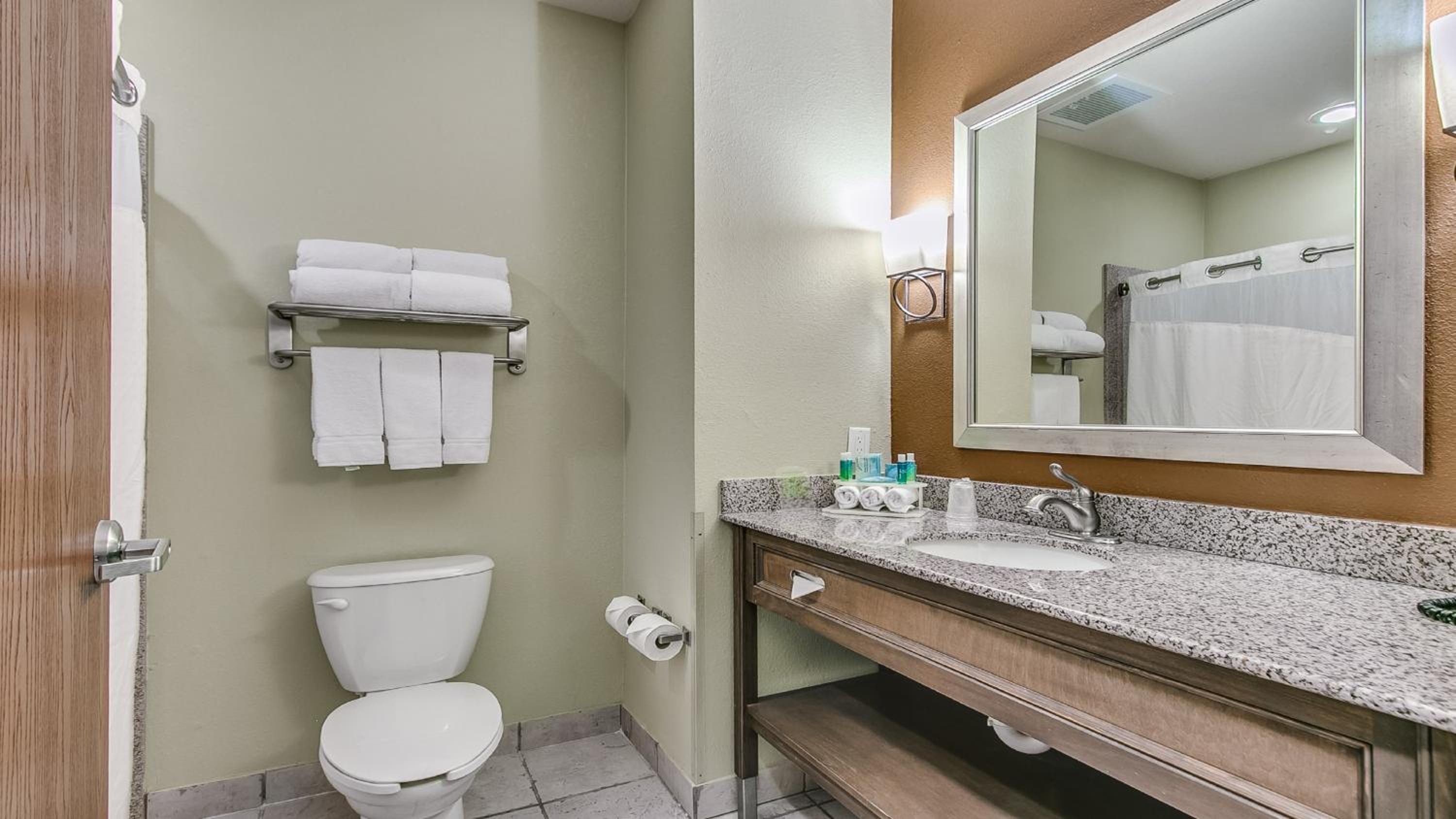 King Suite - Photo 3