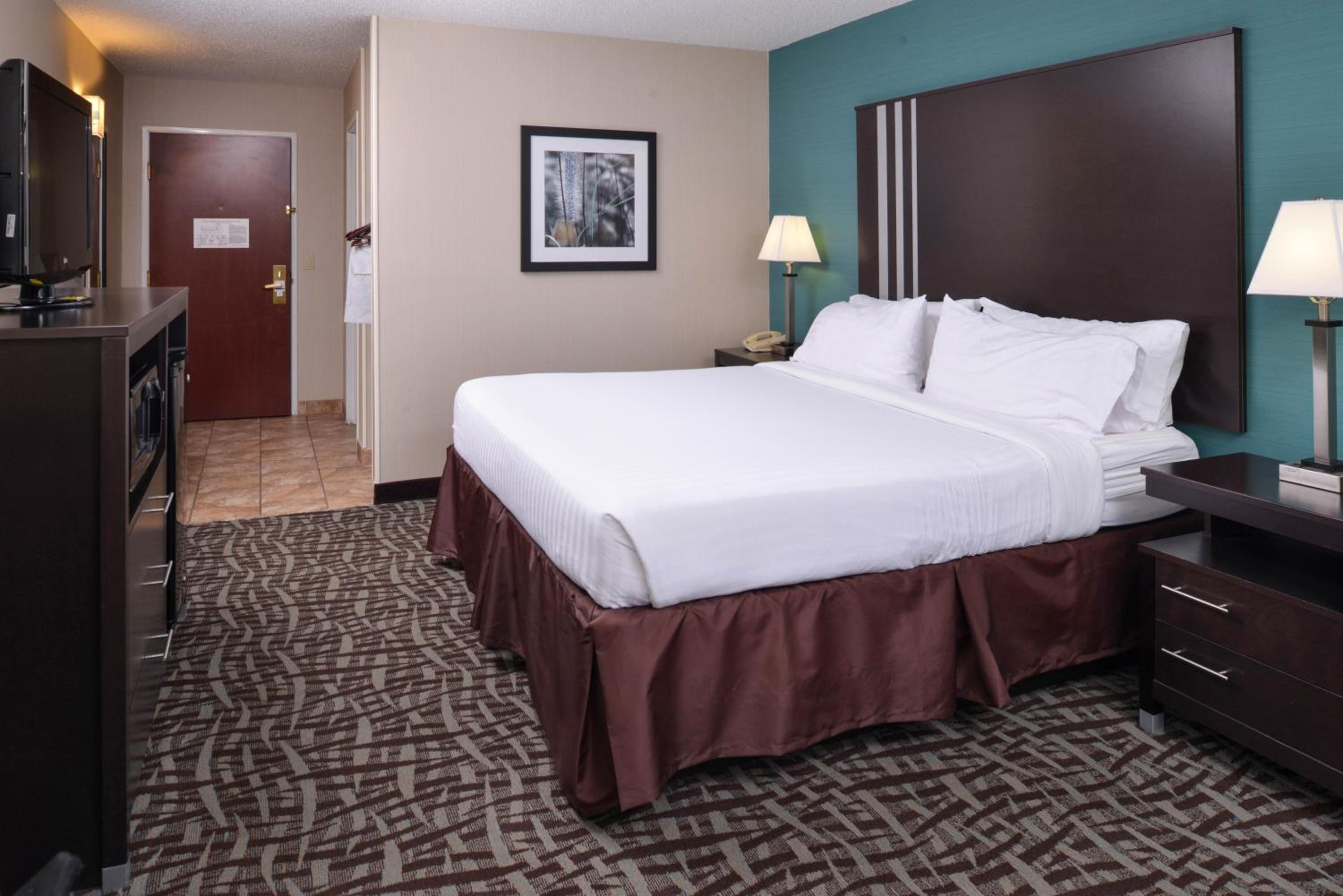 Standard King Room - Photo 3